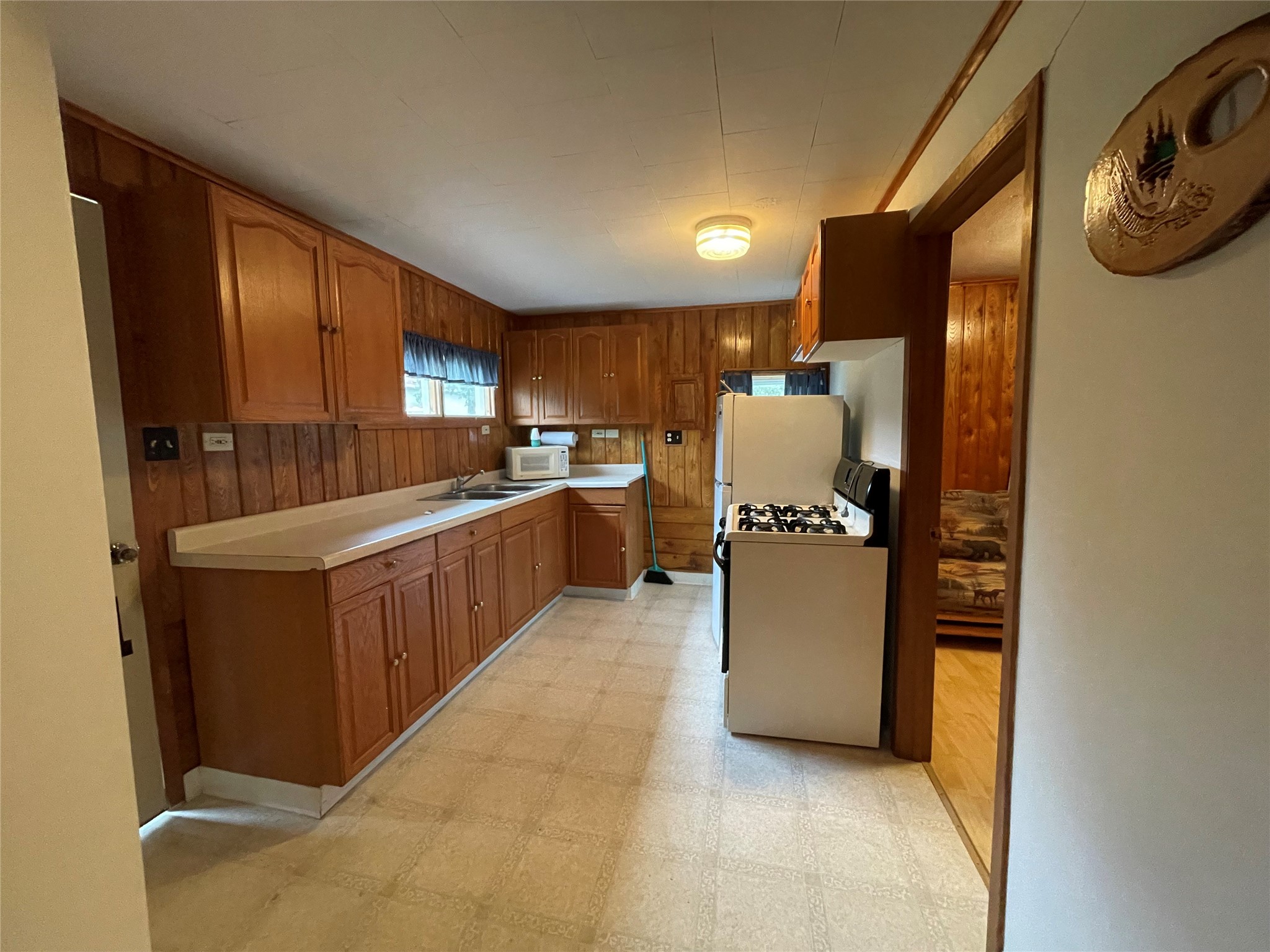 6563 W Railroad Avenue Property Photo 12