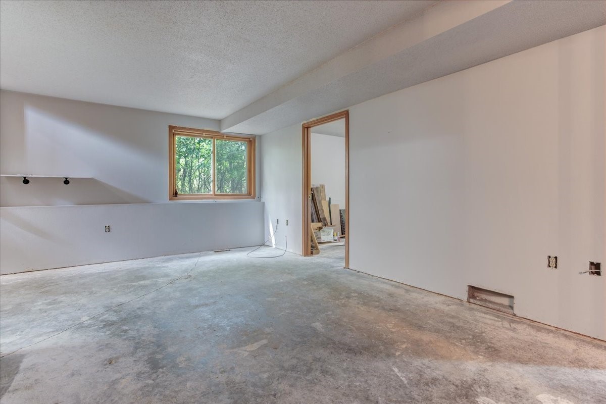 381 Red Cedar Street 1 Property Photo 20