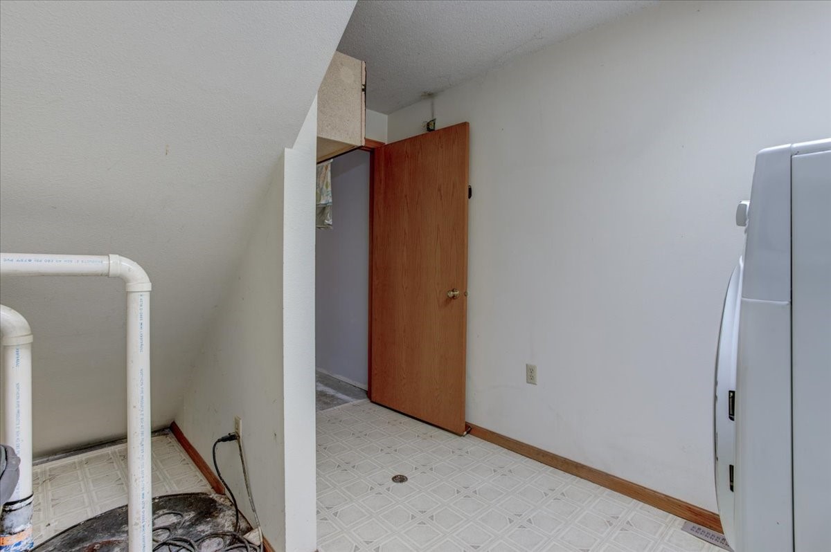 381 Red Cedar Street 1 Property Photo 27