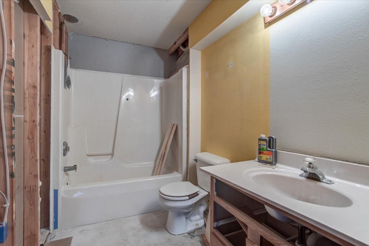 381 Red Cedar Street 1 Property Photo 28