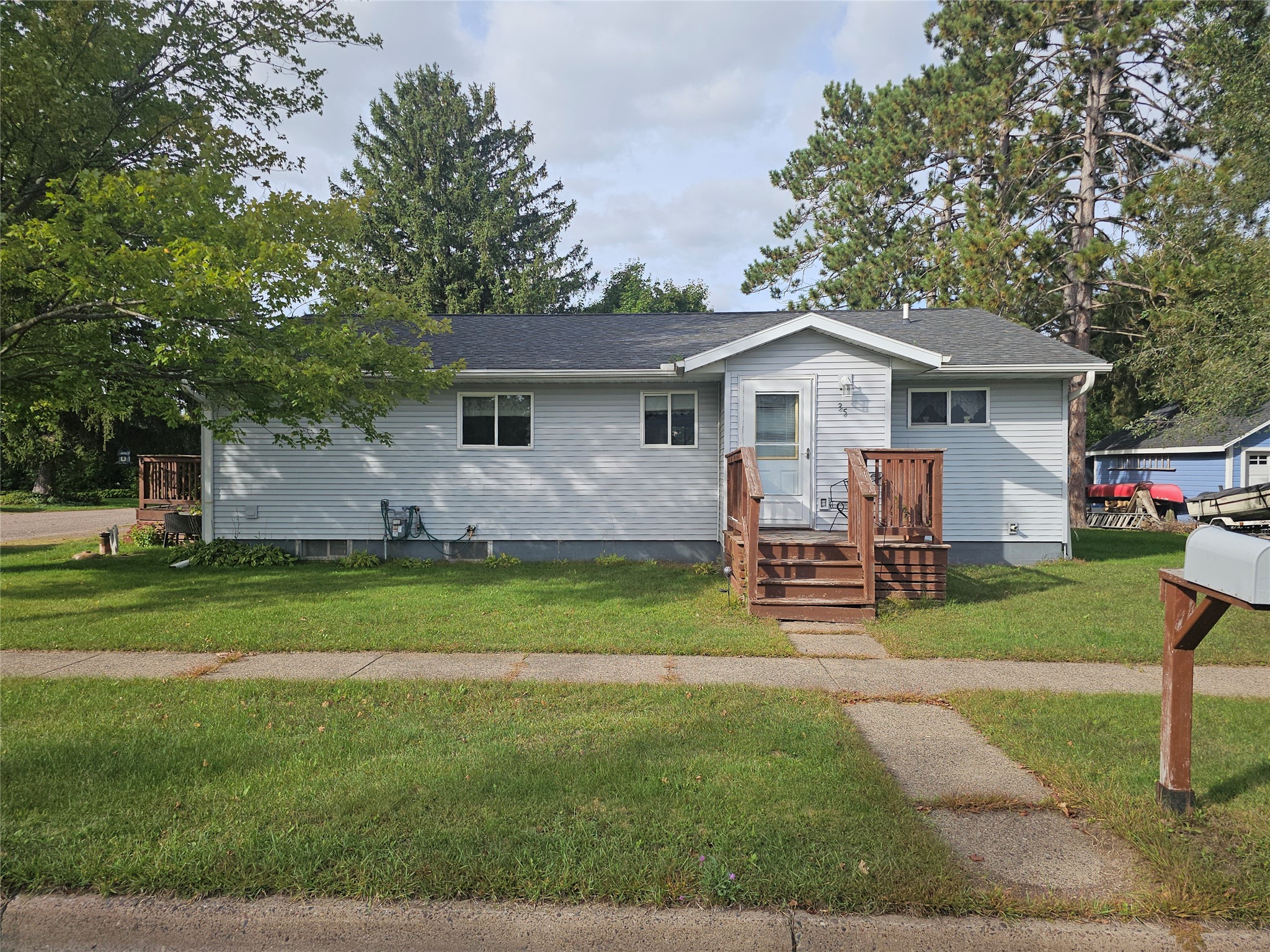 35 W Franklin Avenue Property Photo 3
