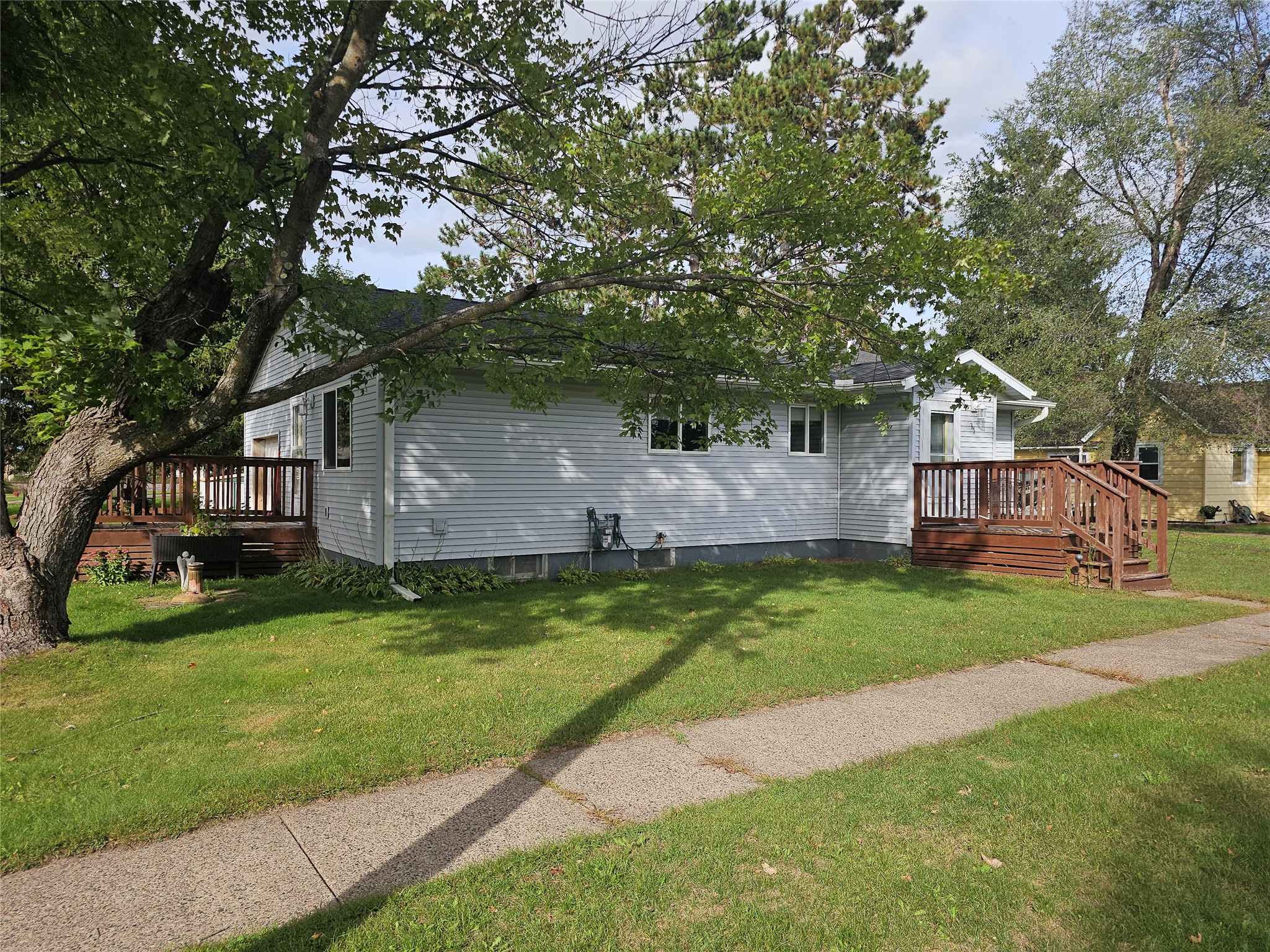 35 W Franklin Avenue Property Photo 4