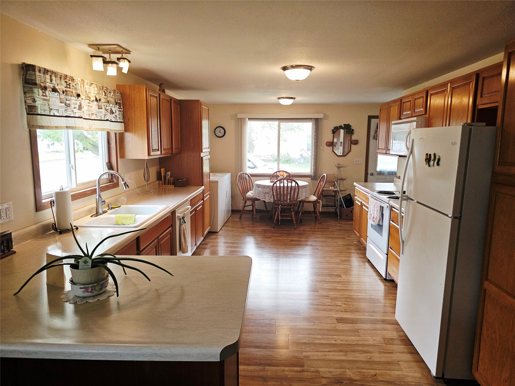 35 W Franklin Avenue Property Photo 7