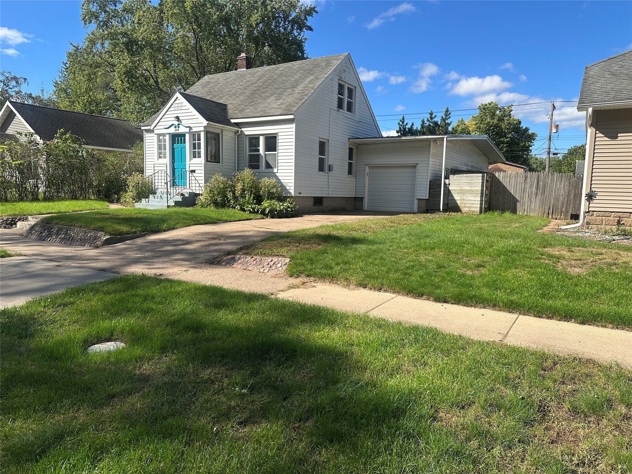 2228 8th Street Property Photo 2