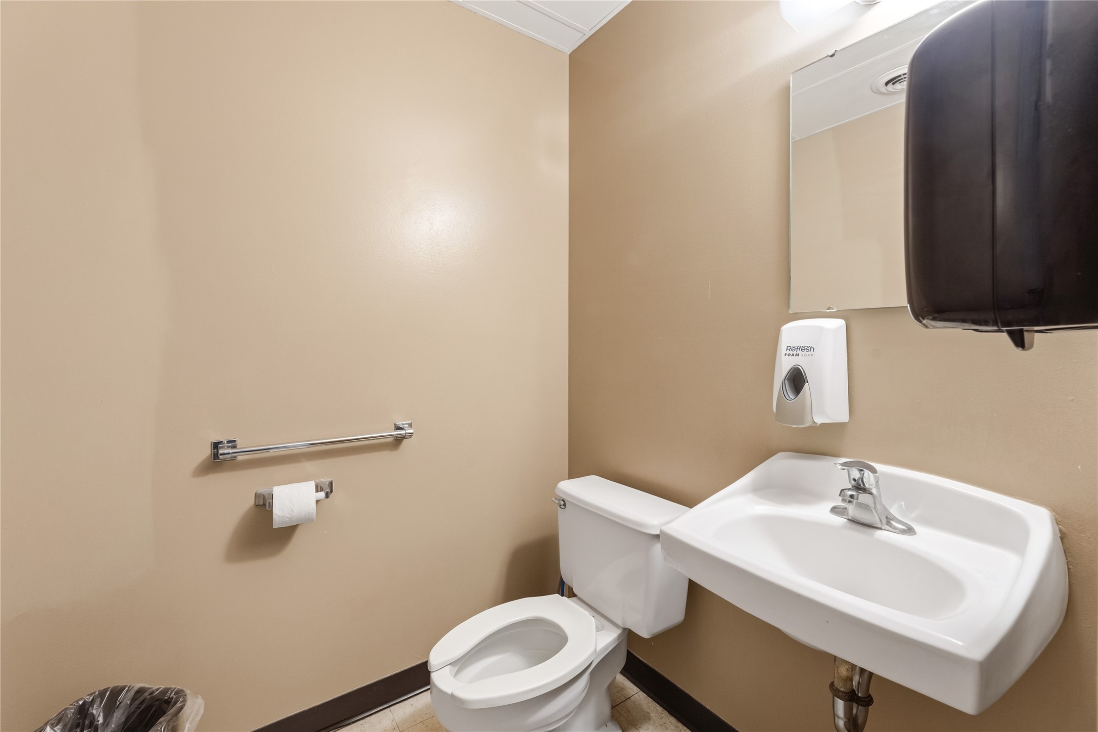 3437-3439 East Avenue S Property Photo 45
