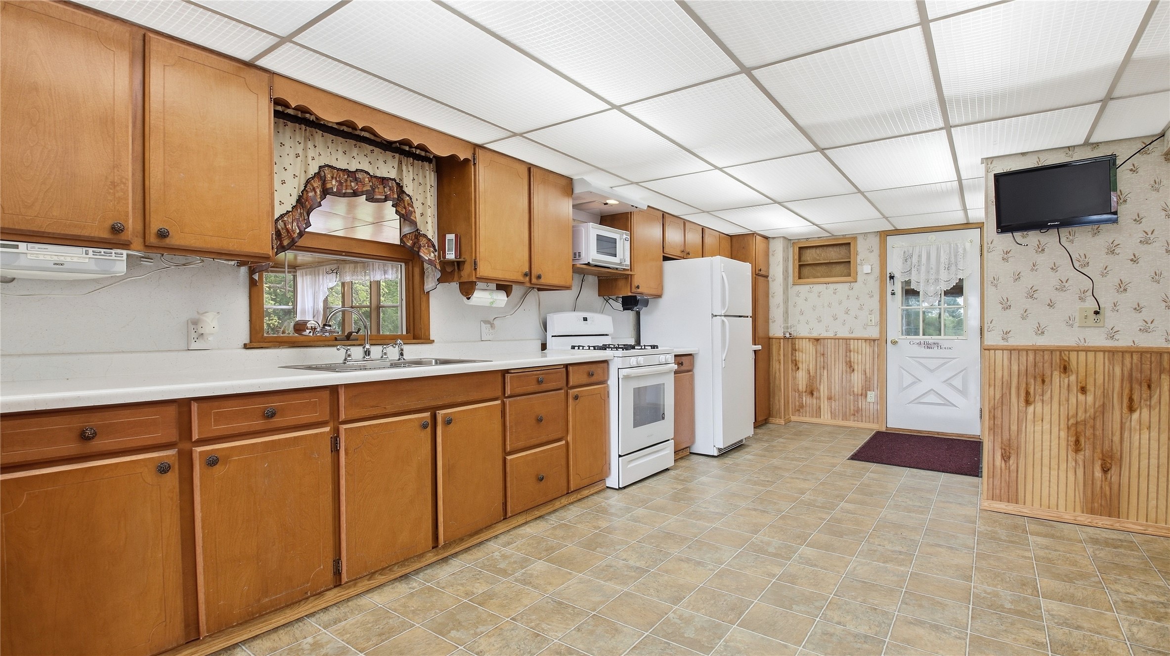 529 W Maple Street Property Photo 6