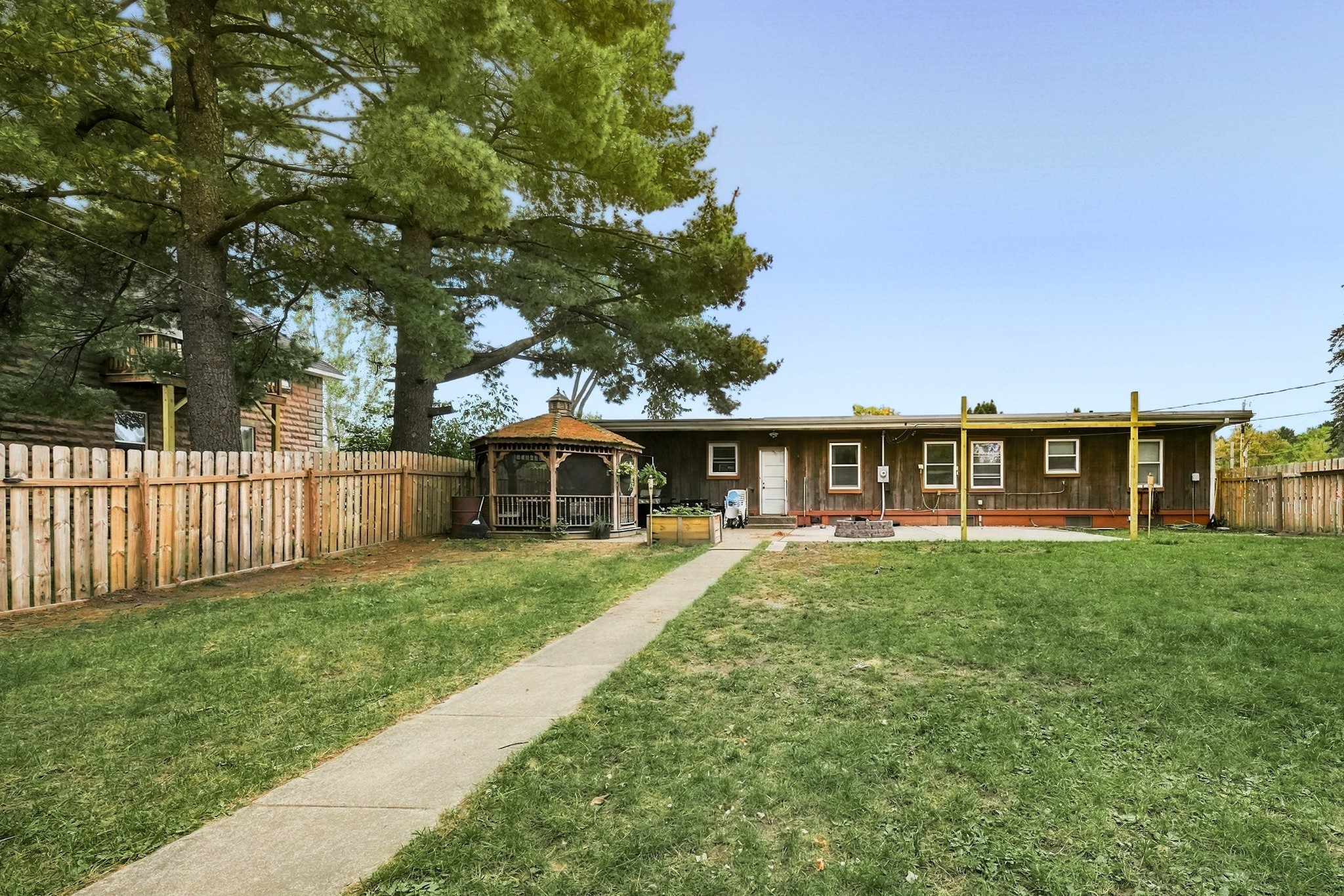 14118 5th Street Property Photo 5