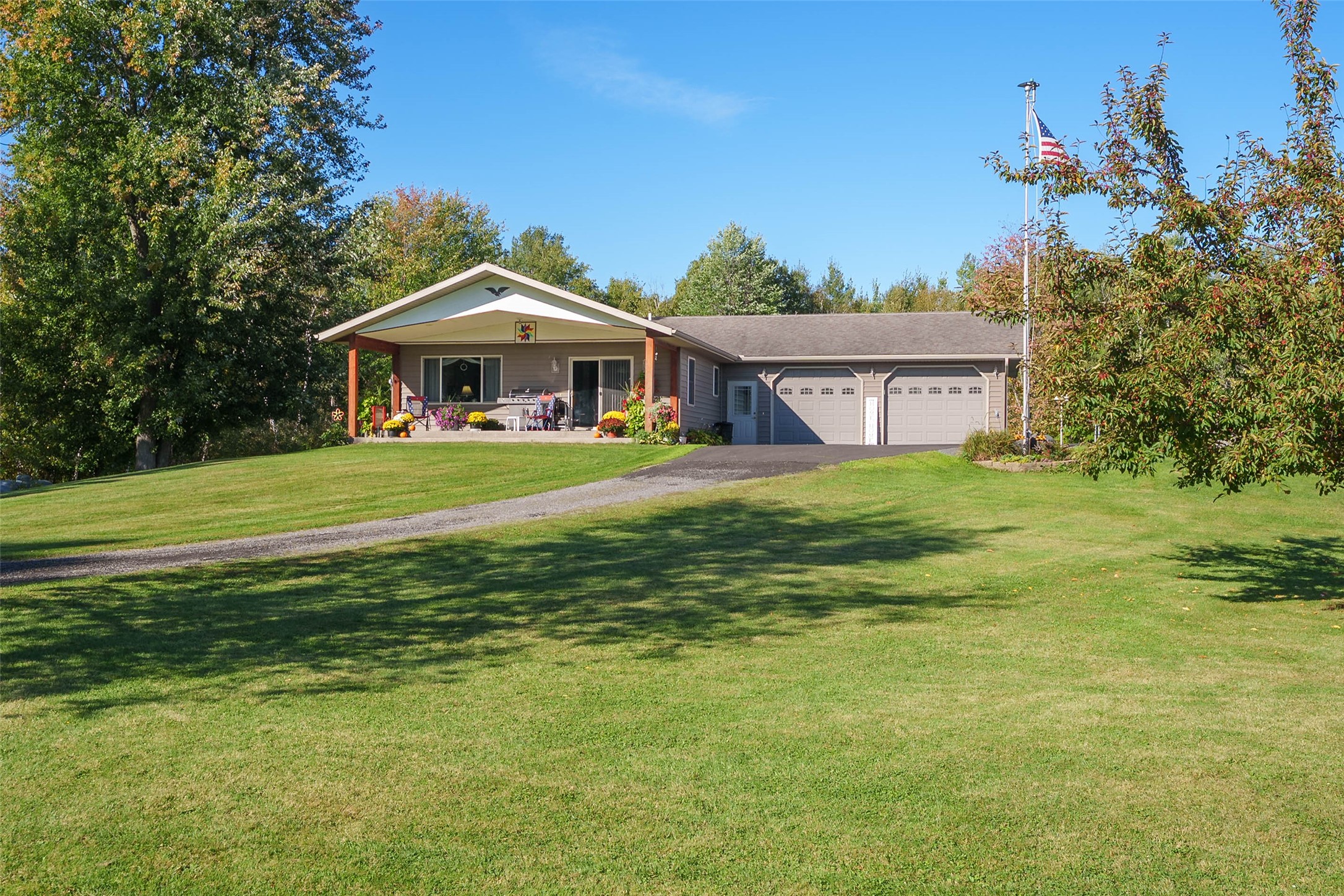 N687 6th Avenue Property Photo 3