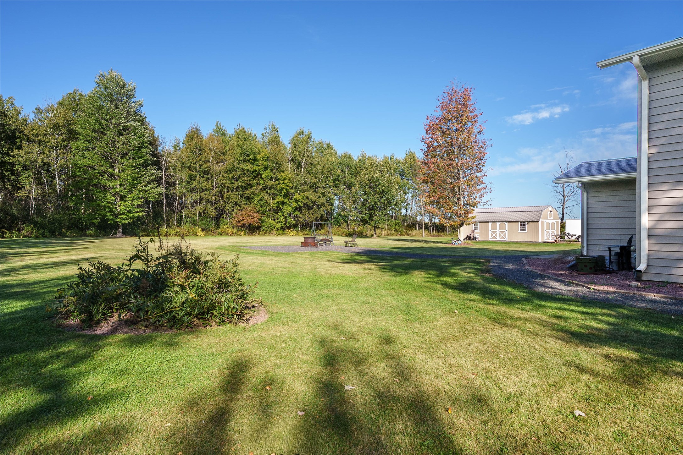 N687 6th Avenue Property Photo 40