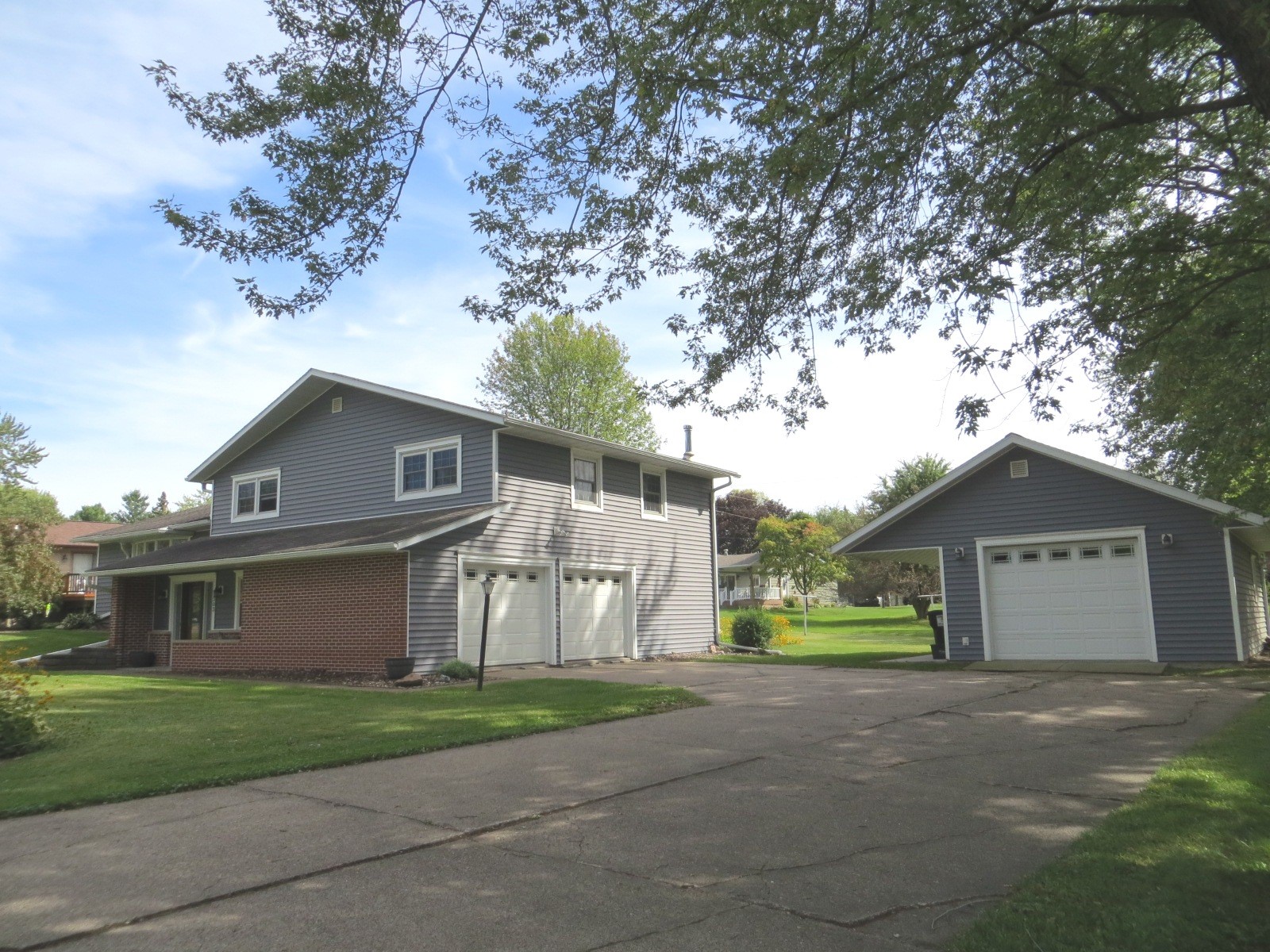 303 W Maple Street Property Photo 1