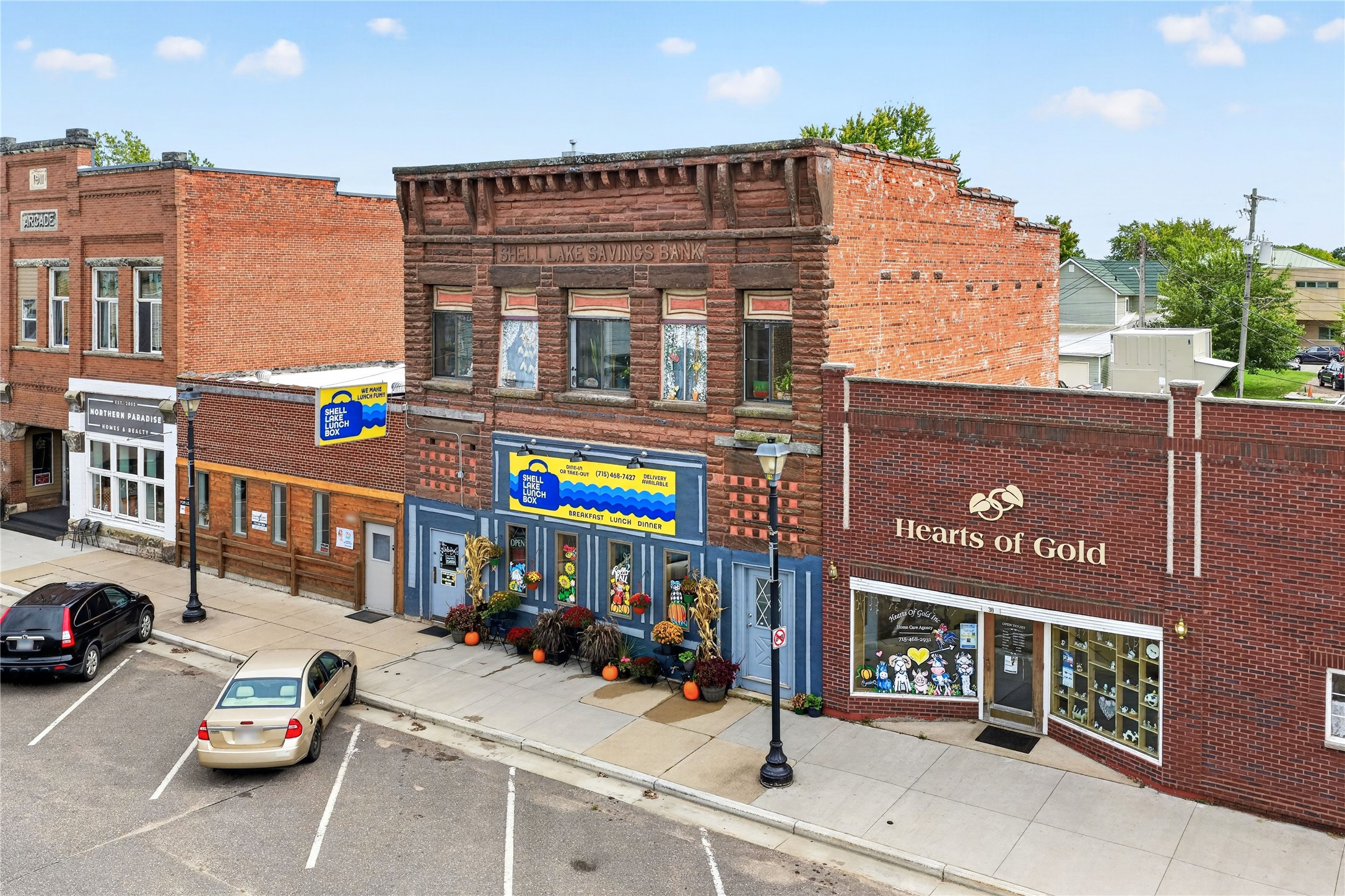 36 5th Avenue Property Photo 2