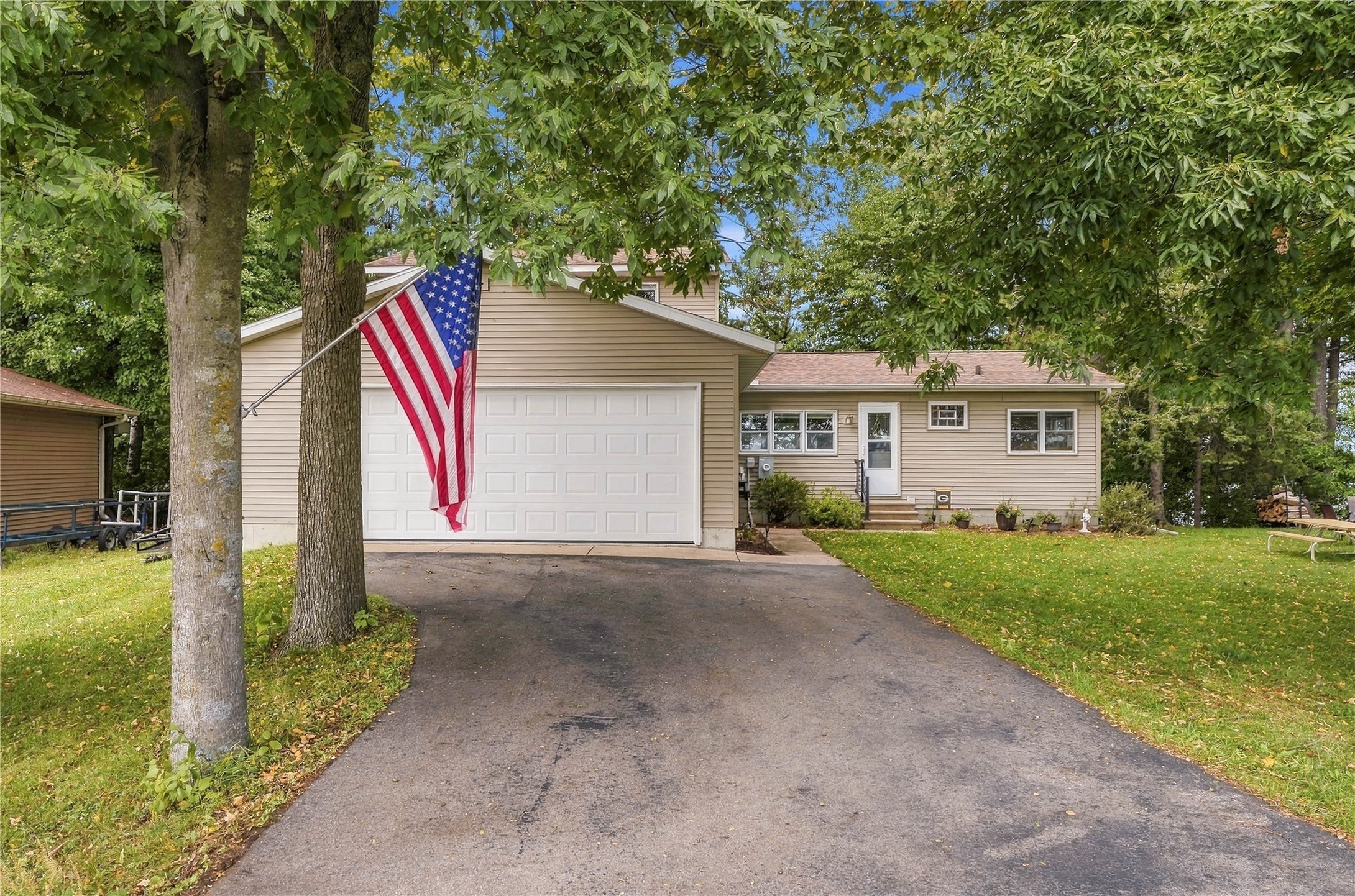 12388 W South Shore Road Property Photo 1
