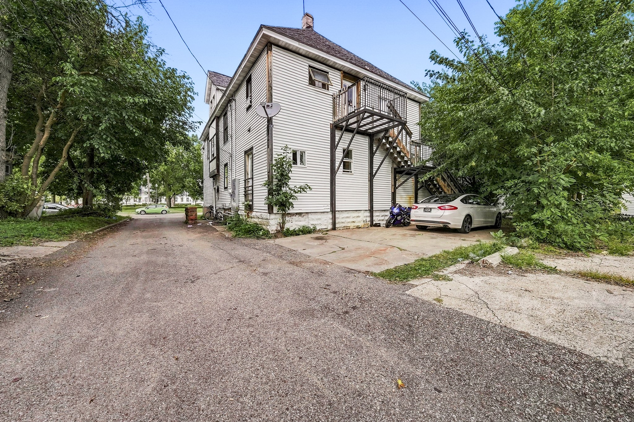 317 Earl Street 1-2 Property Photo 4