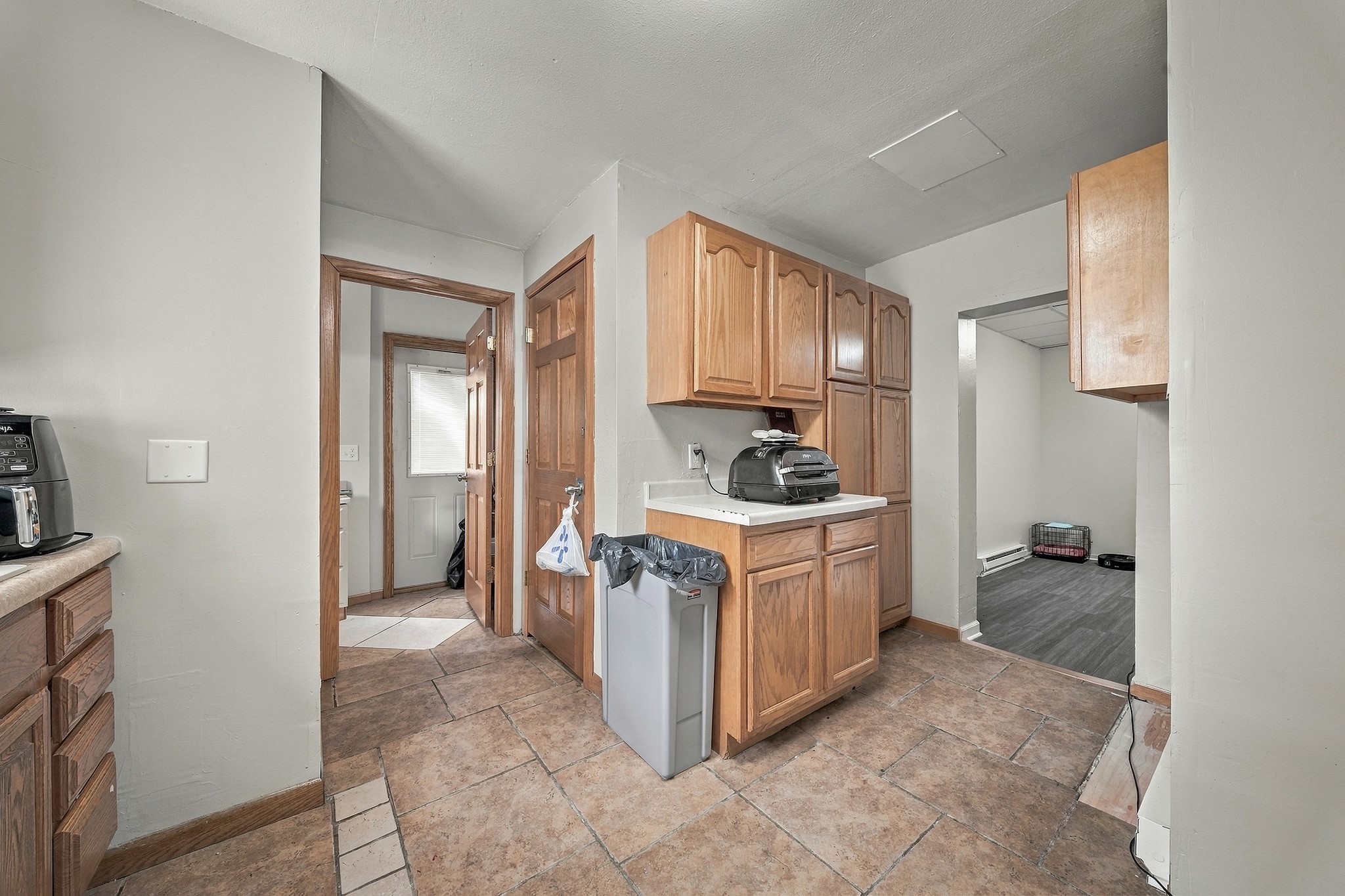 317 Earl Street 1-2 Property Photo 12