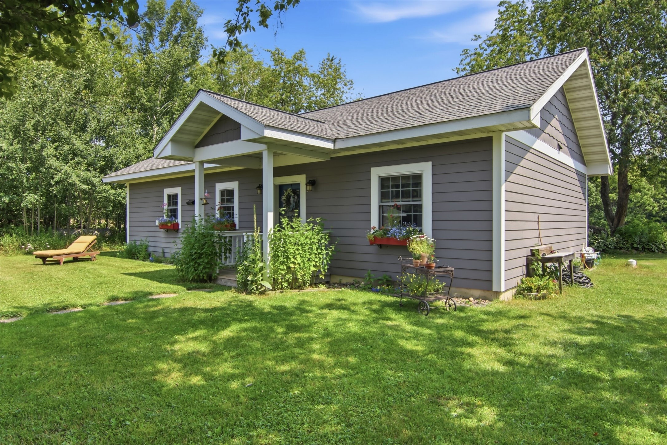 10886 N Round Lake School Road Property Photo 1