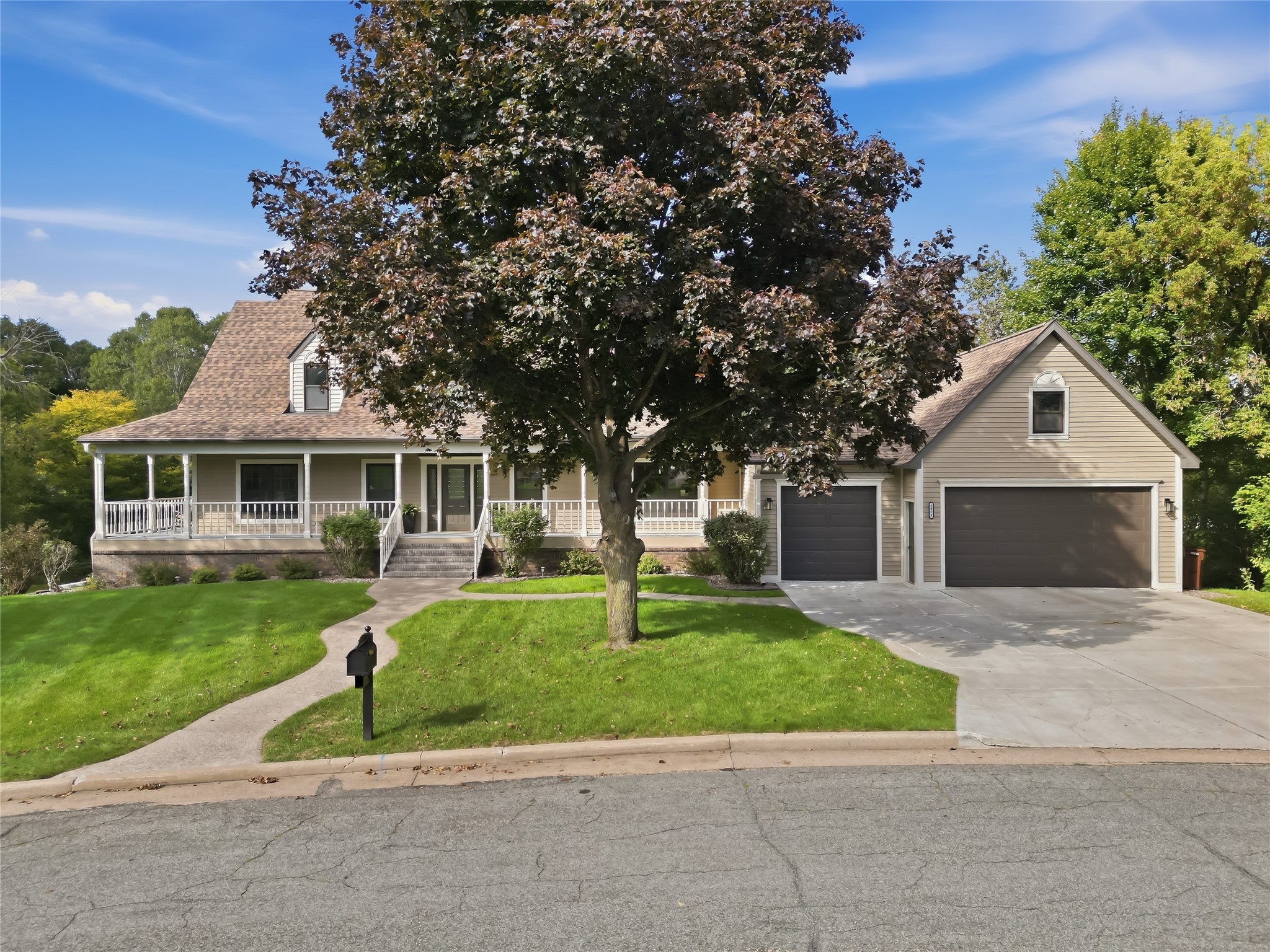 3920 Woodcrest Court Property Photo 1