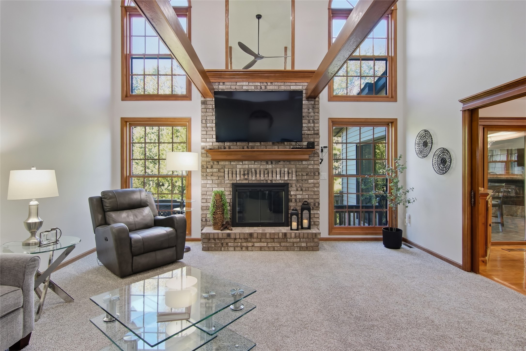 3920 Woodcrest Court Property Photo 8