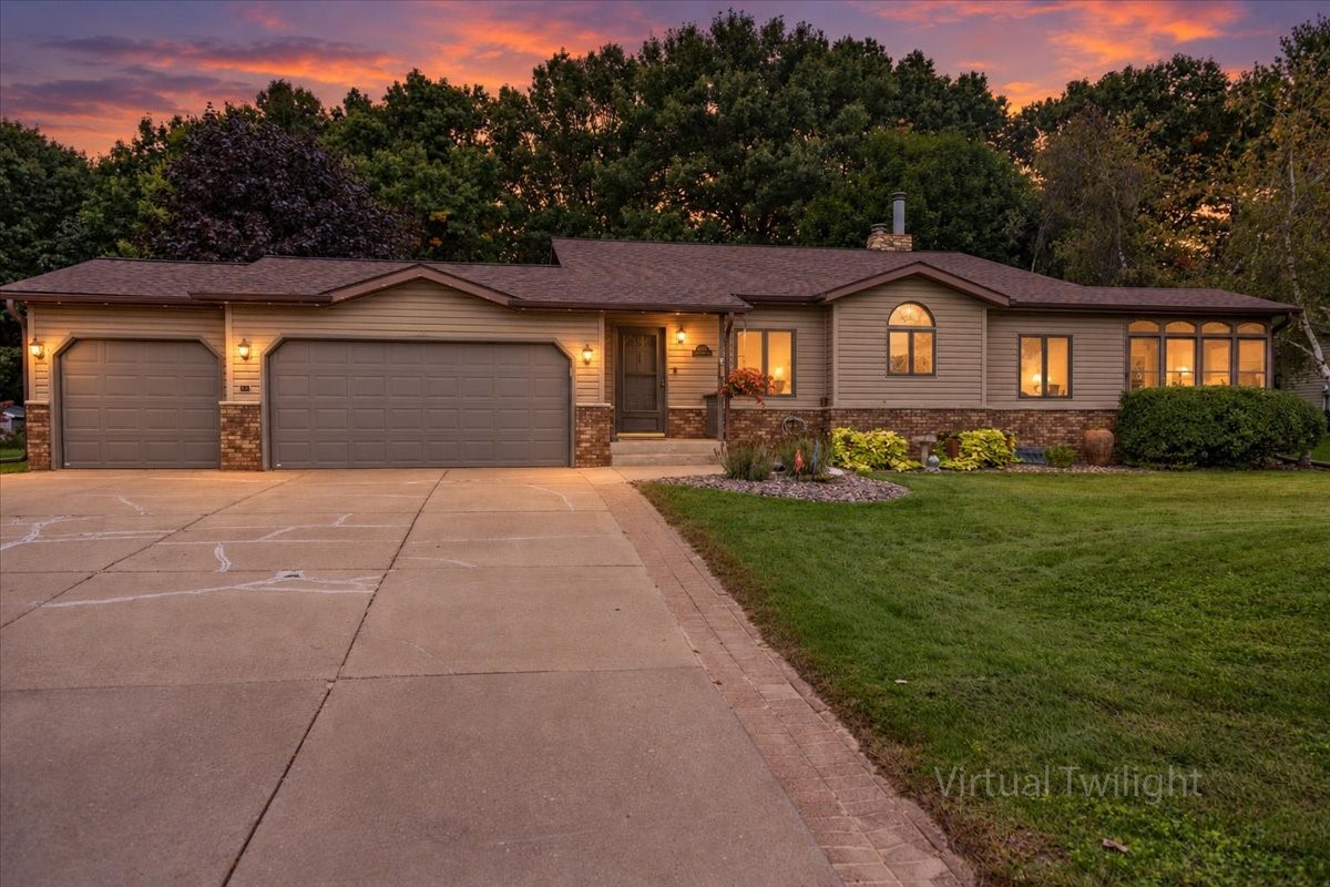 2925 S Plum Tree Circle Property Photo 2