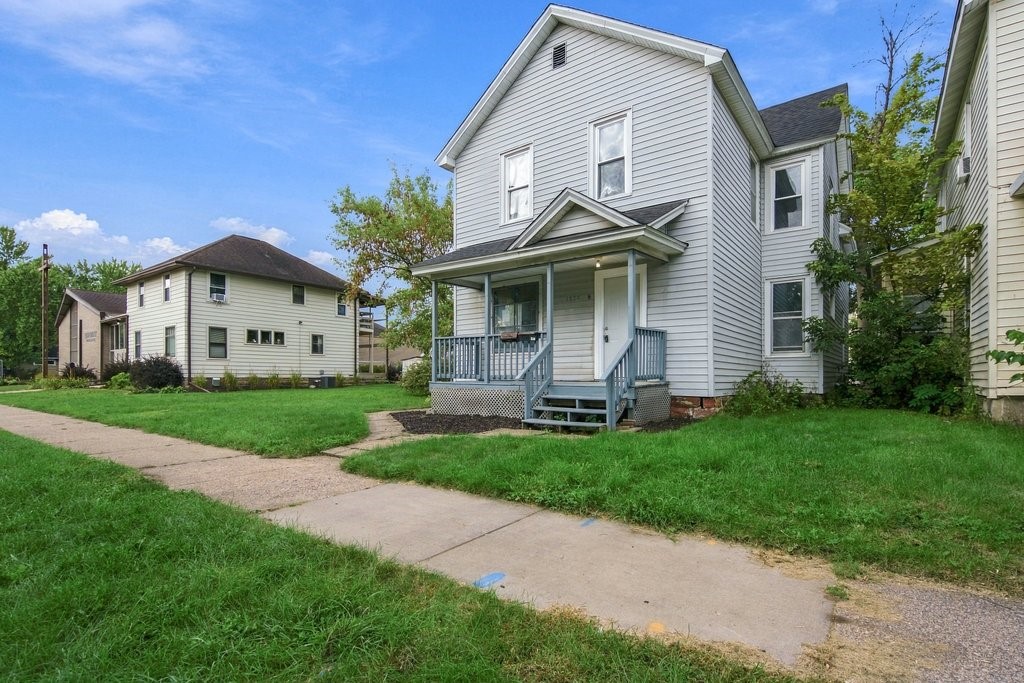 1820 Bellinger St 1/2 Property Photo 1