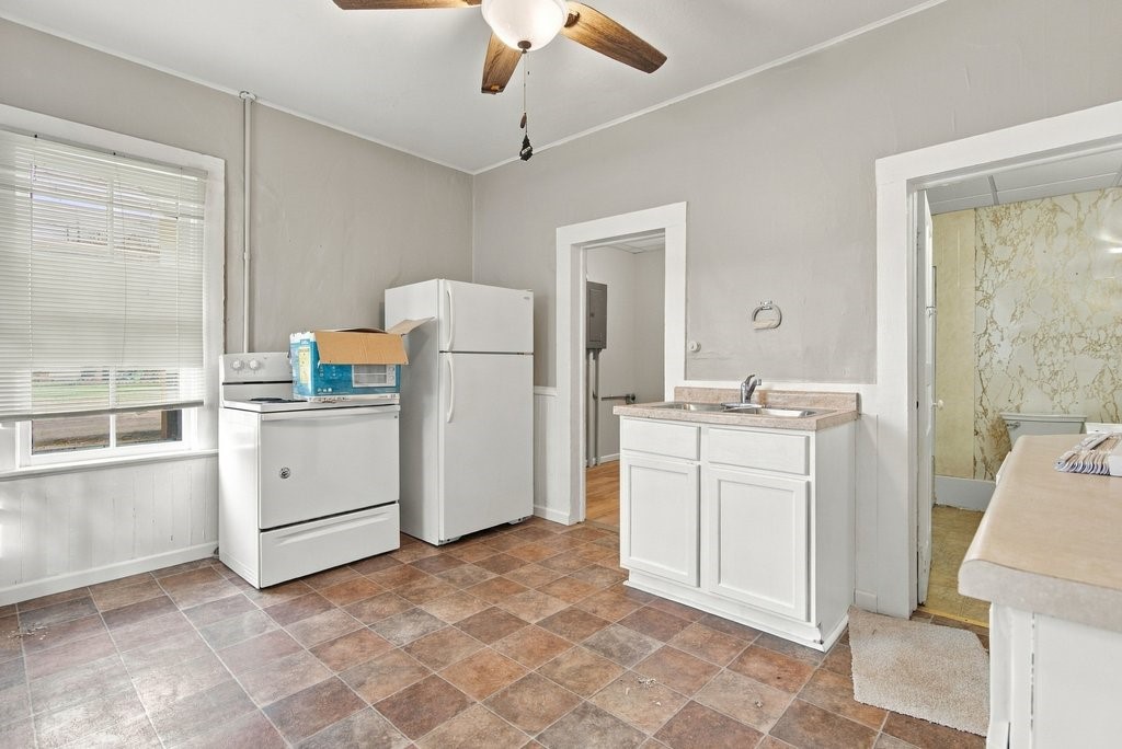 1820 Bellinger St 1/2 Property Photo 7