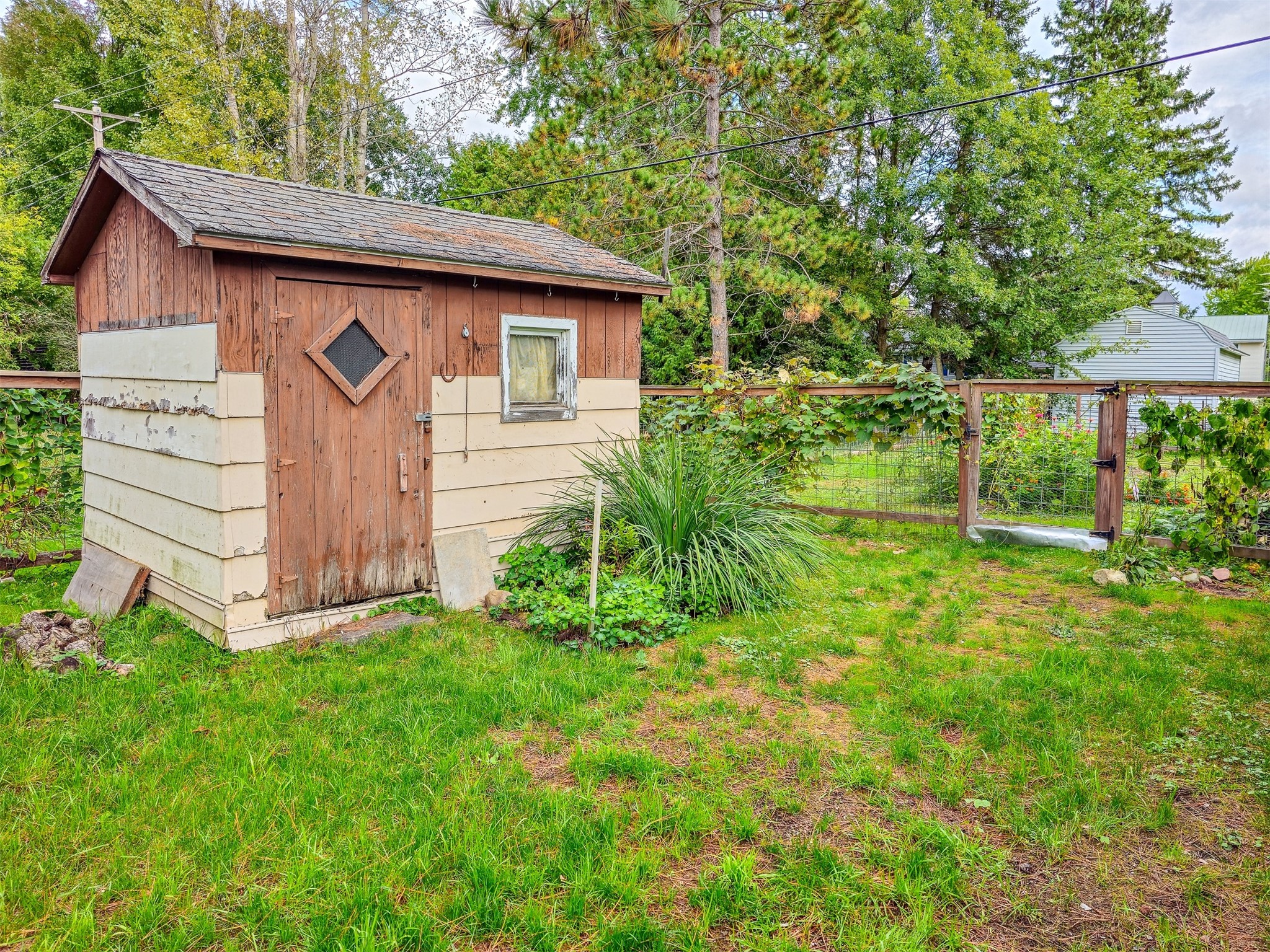 324 S Main Street Property Photo 6