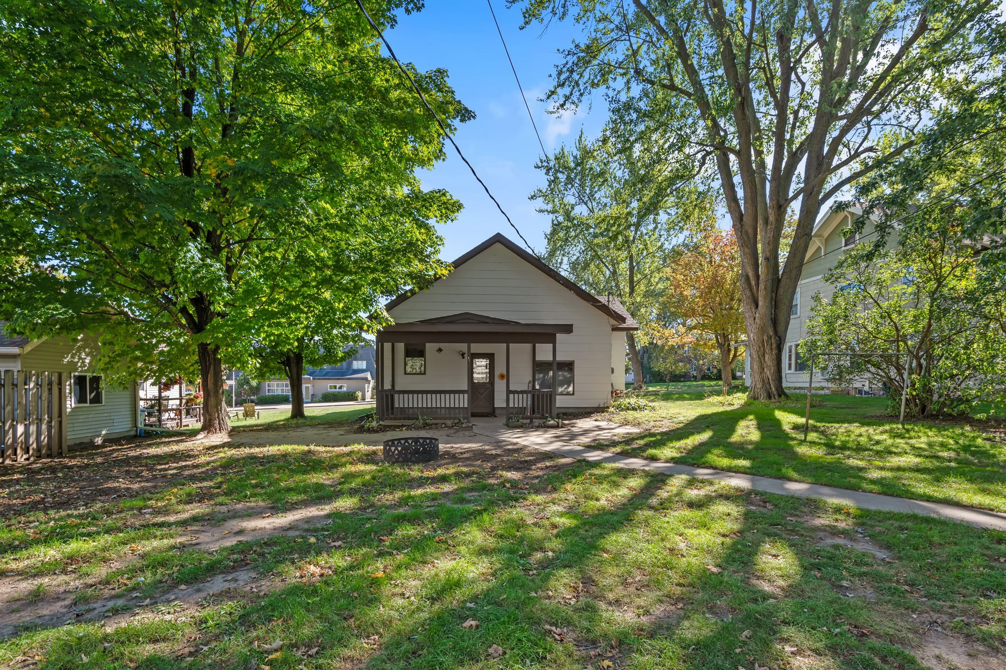 105 6th Avenue Property Photo 3