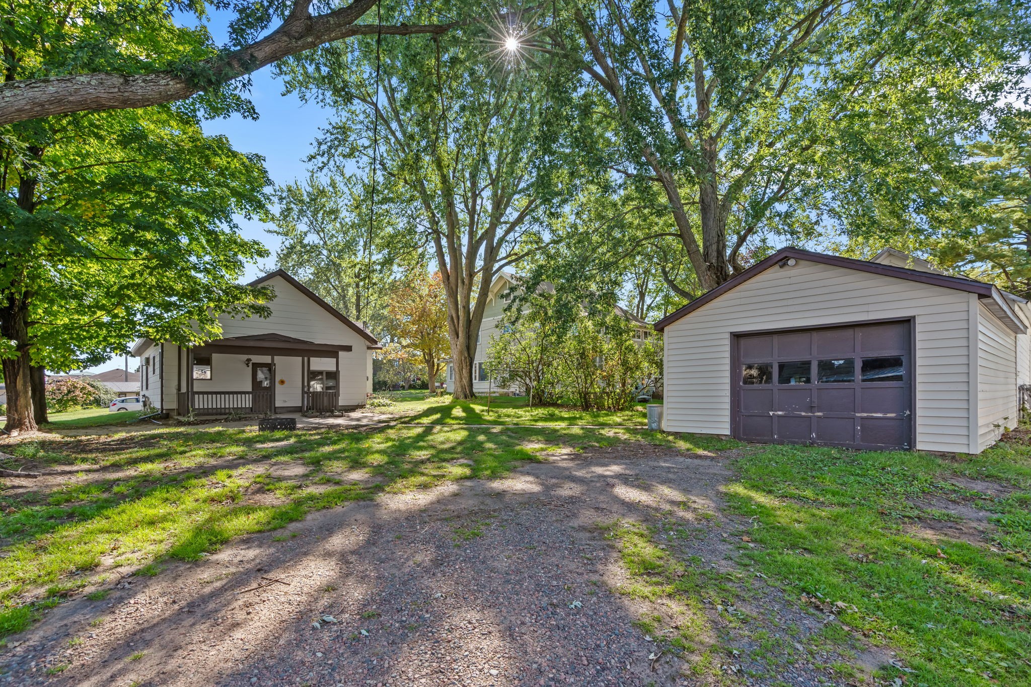 105 6th Avenue Property Photo 4