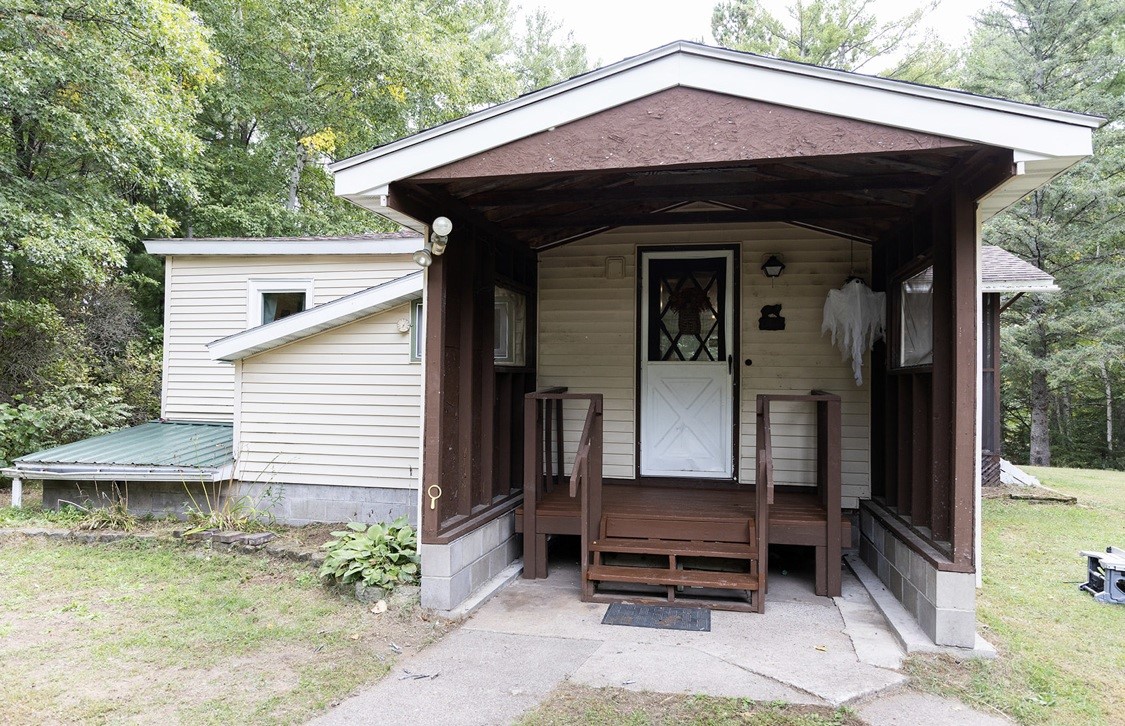 9107 E Beaupre Drive Property Photo 2