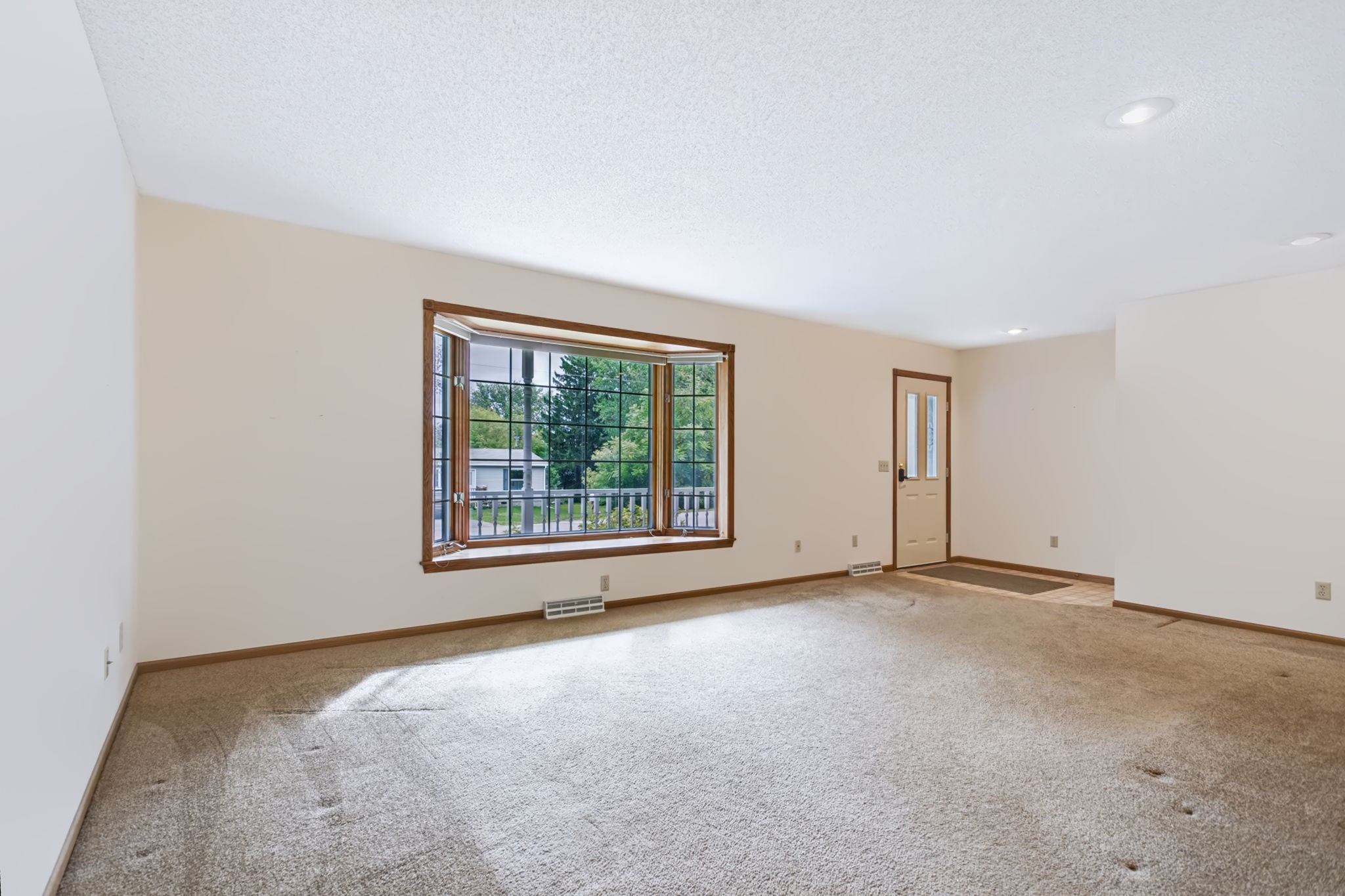 215 Division Street Property Photo 8