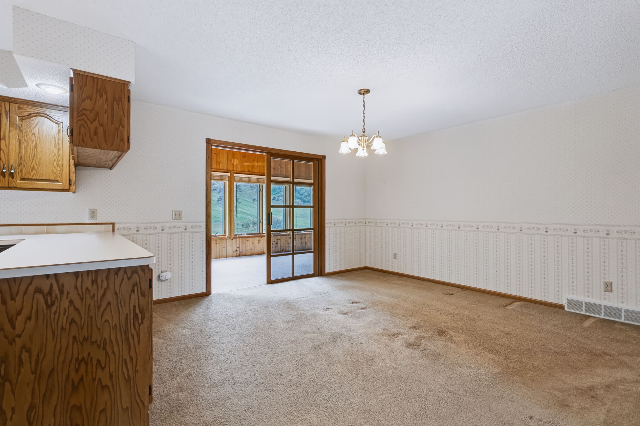 215 Division Street Property Photo 18
