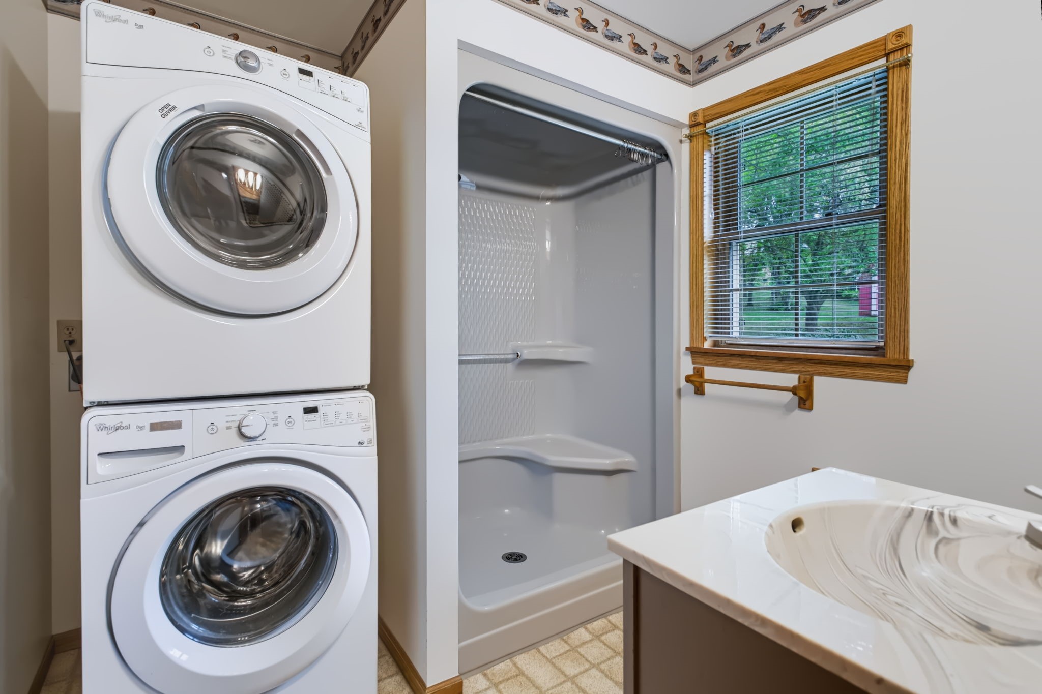 215 Division Street Property Photo 26