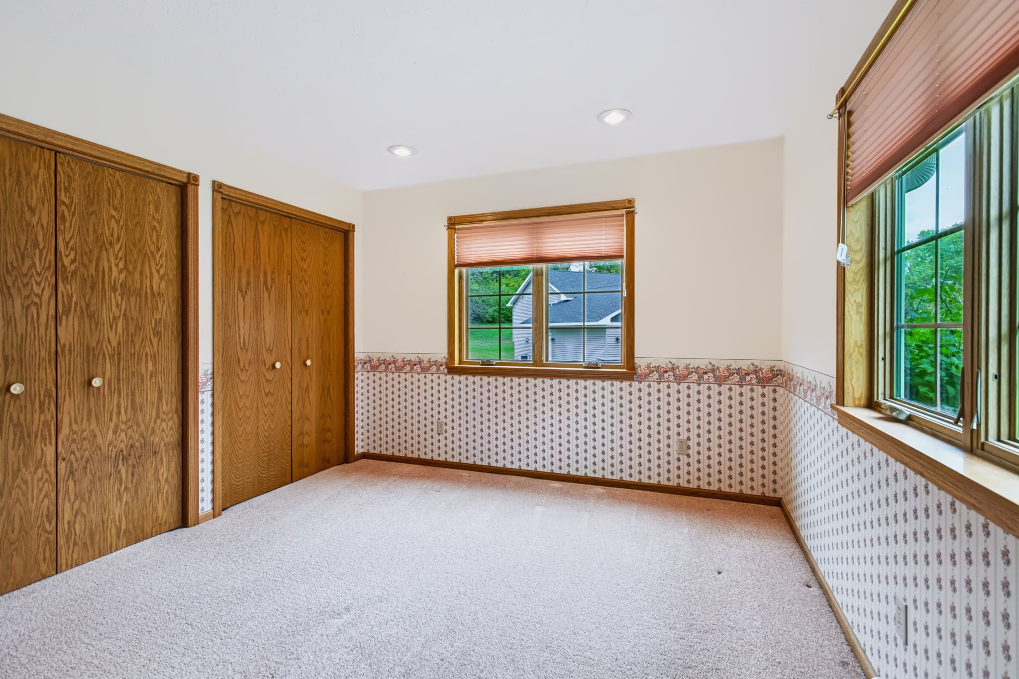 215 Division Street Property Photo 31