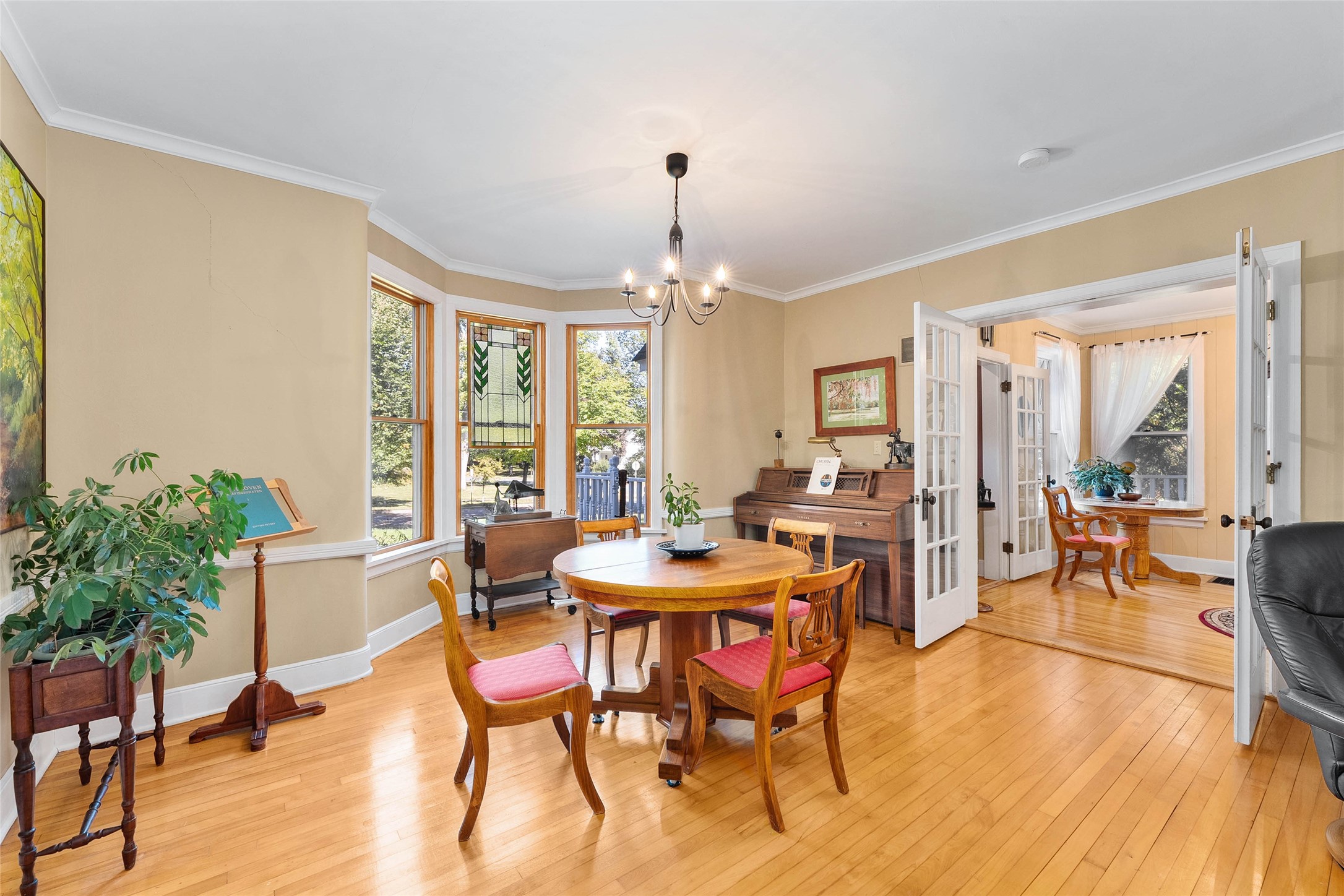 525 Summit Avenue Property Photo 7