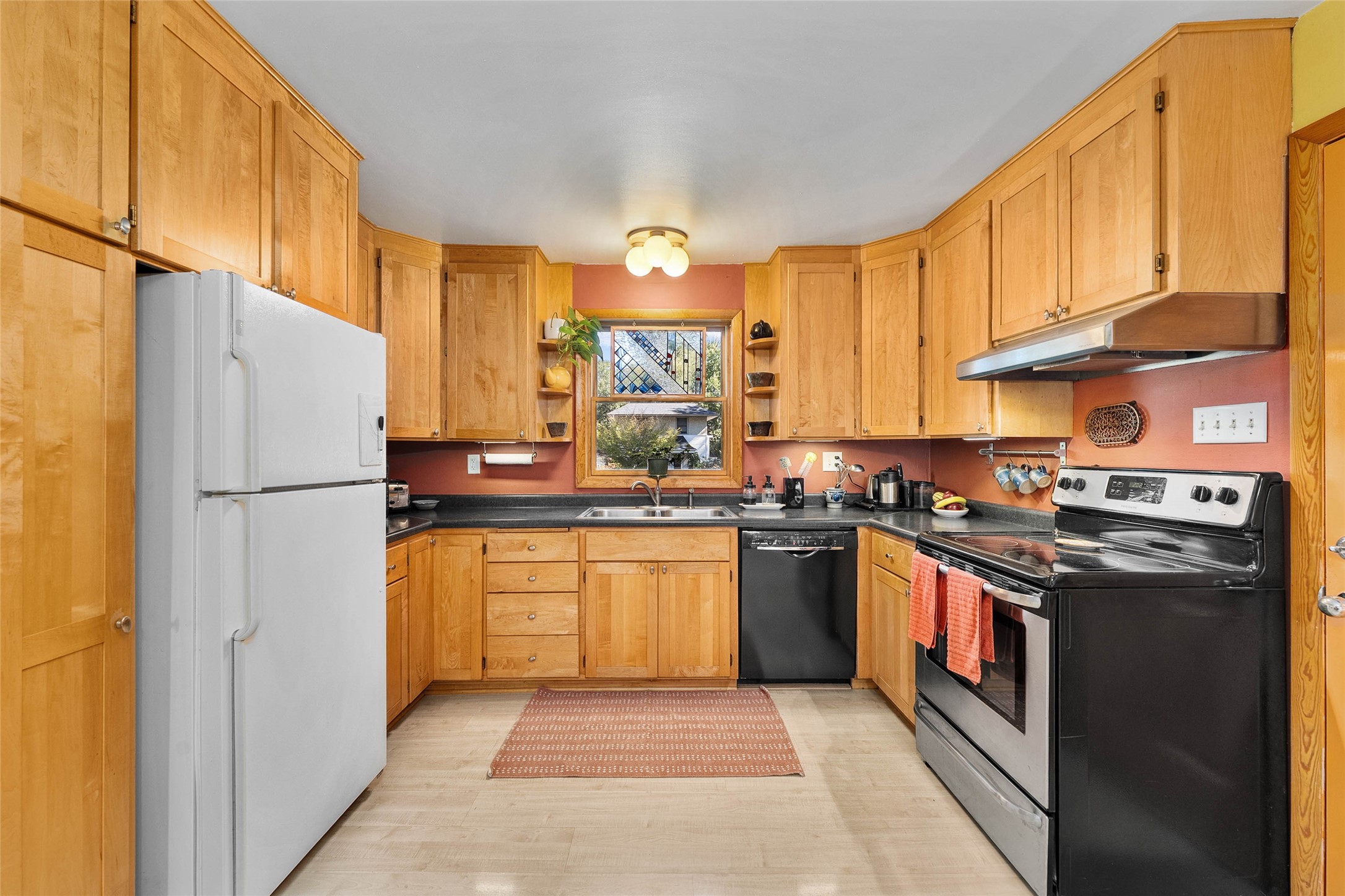 525 Summit Avenue Property Photo 15