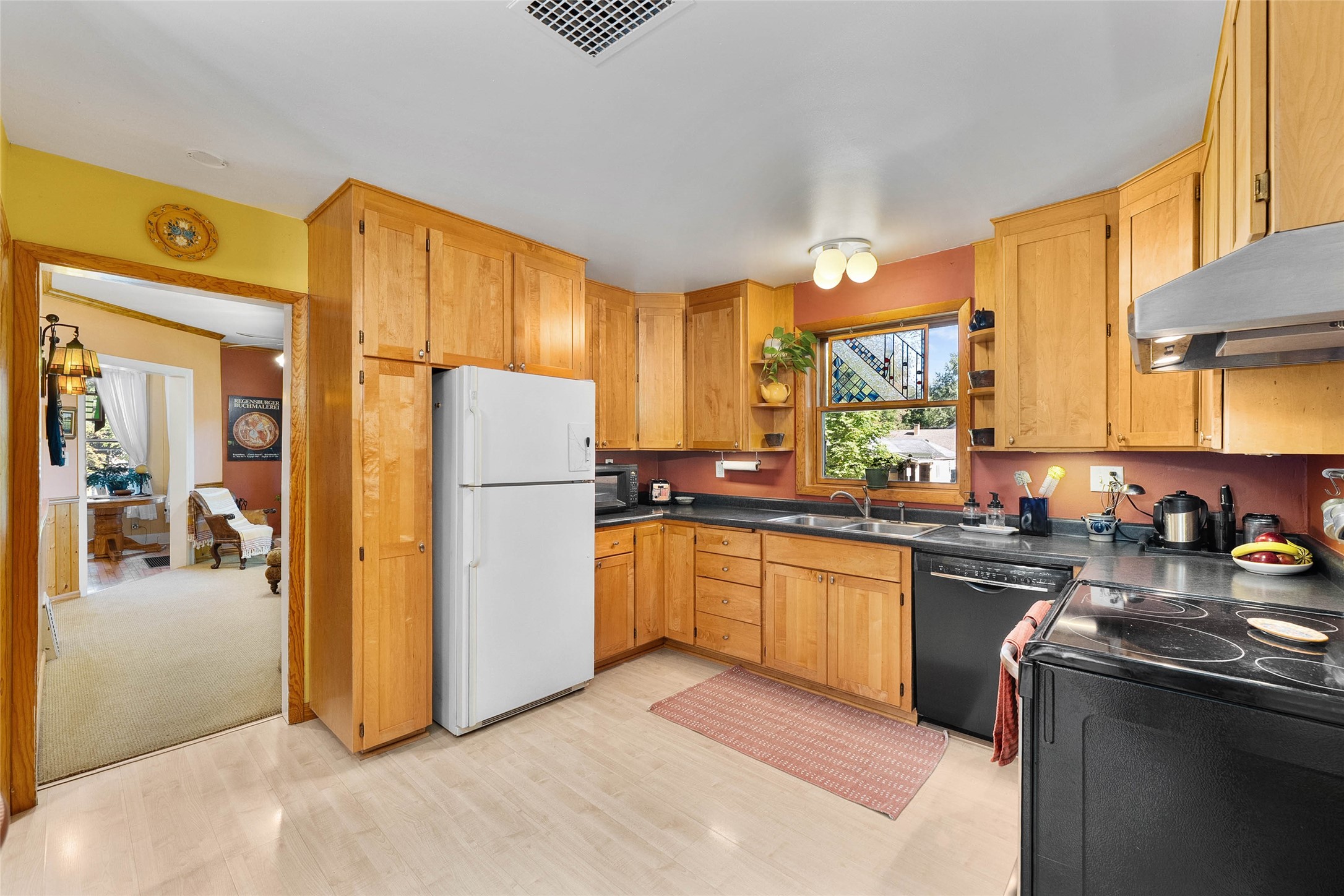 525 Summit Avenue Property Photo 16