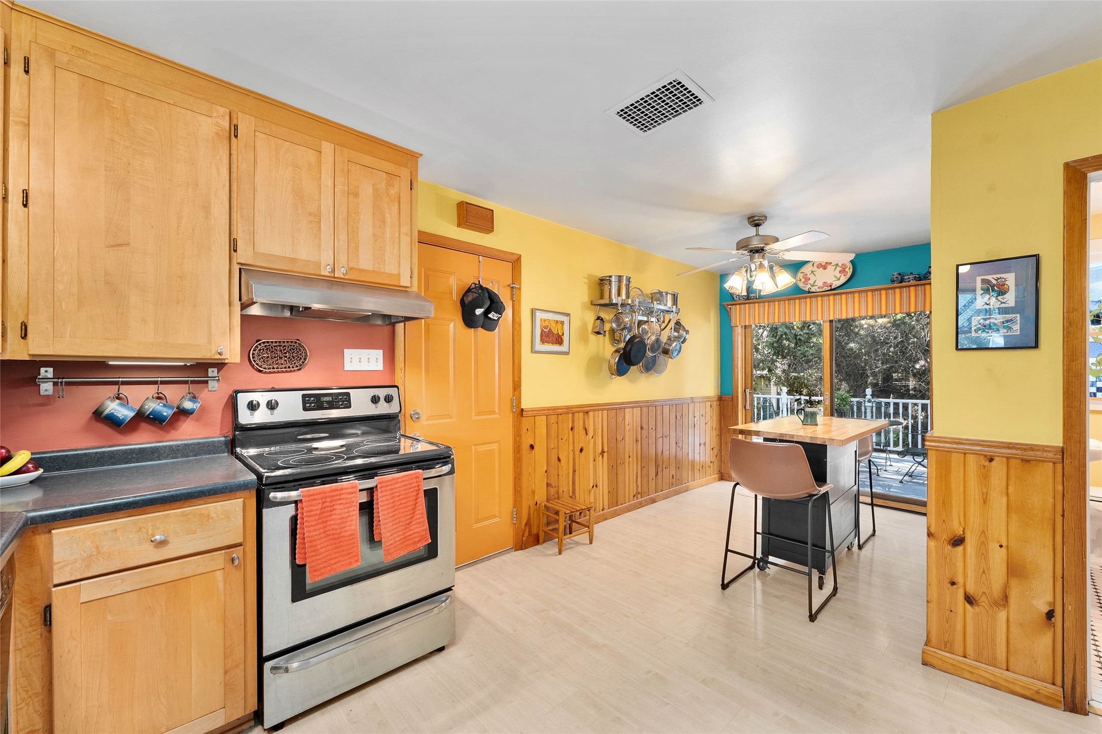 525 Summit Avenue Property Photo 17