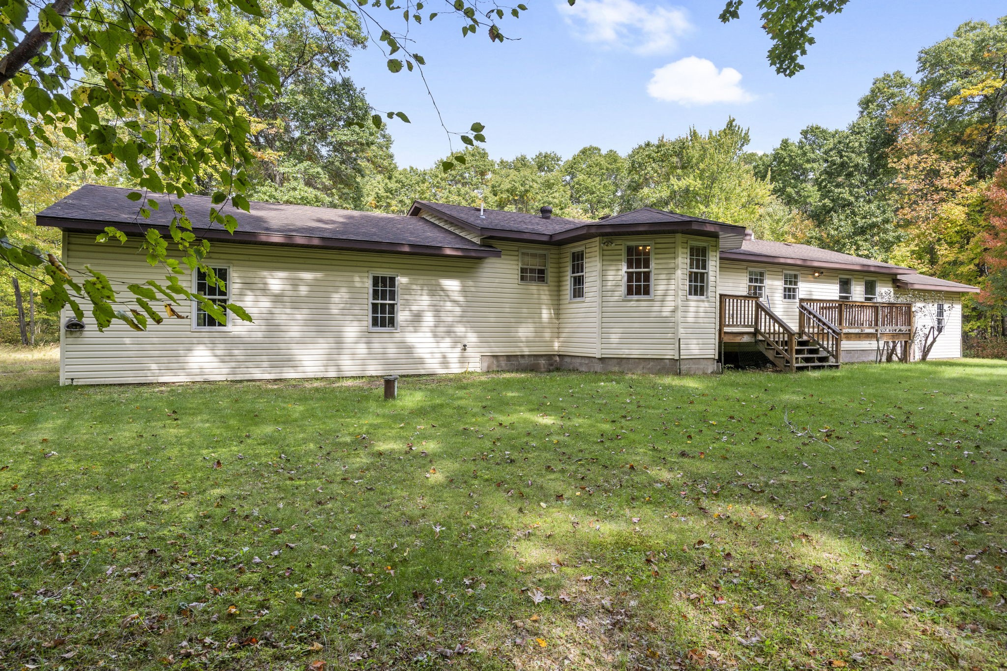 26557 Helsene Road Property Photo 4