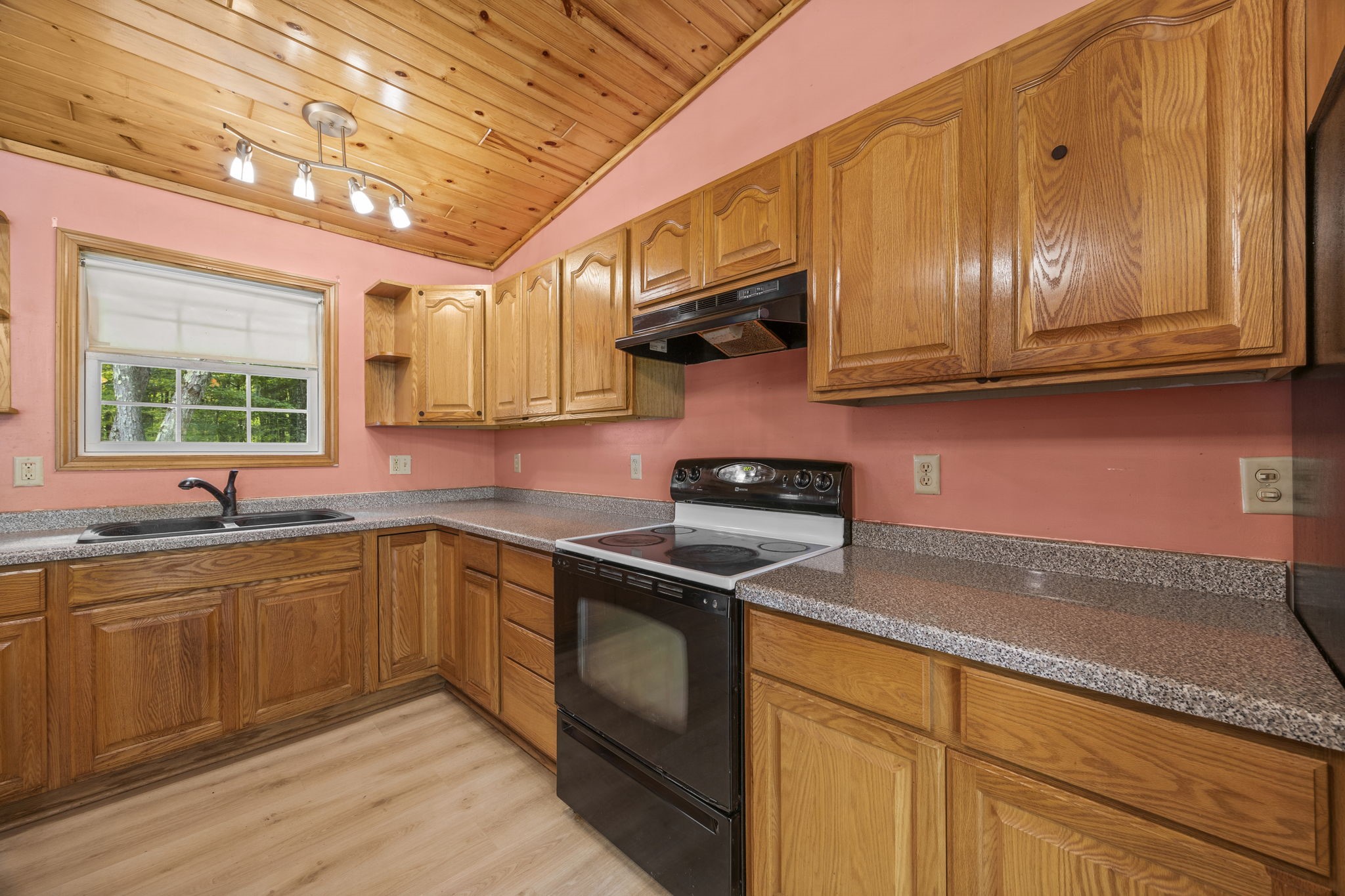 26557 Helsene Road Property Photo 26