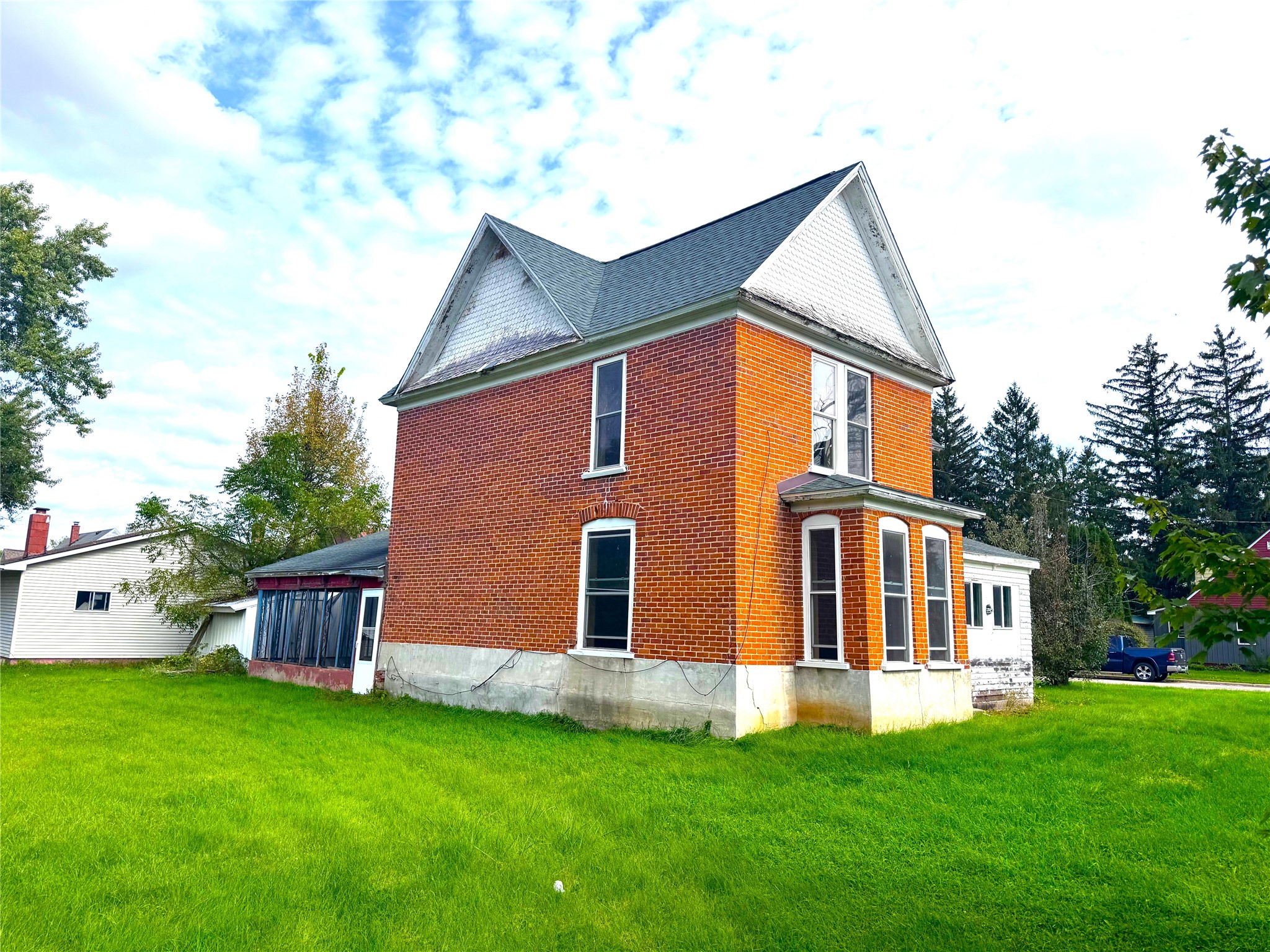 35717 4th Street Property Photo 4
