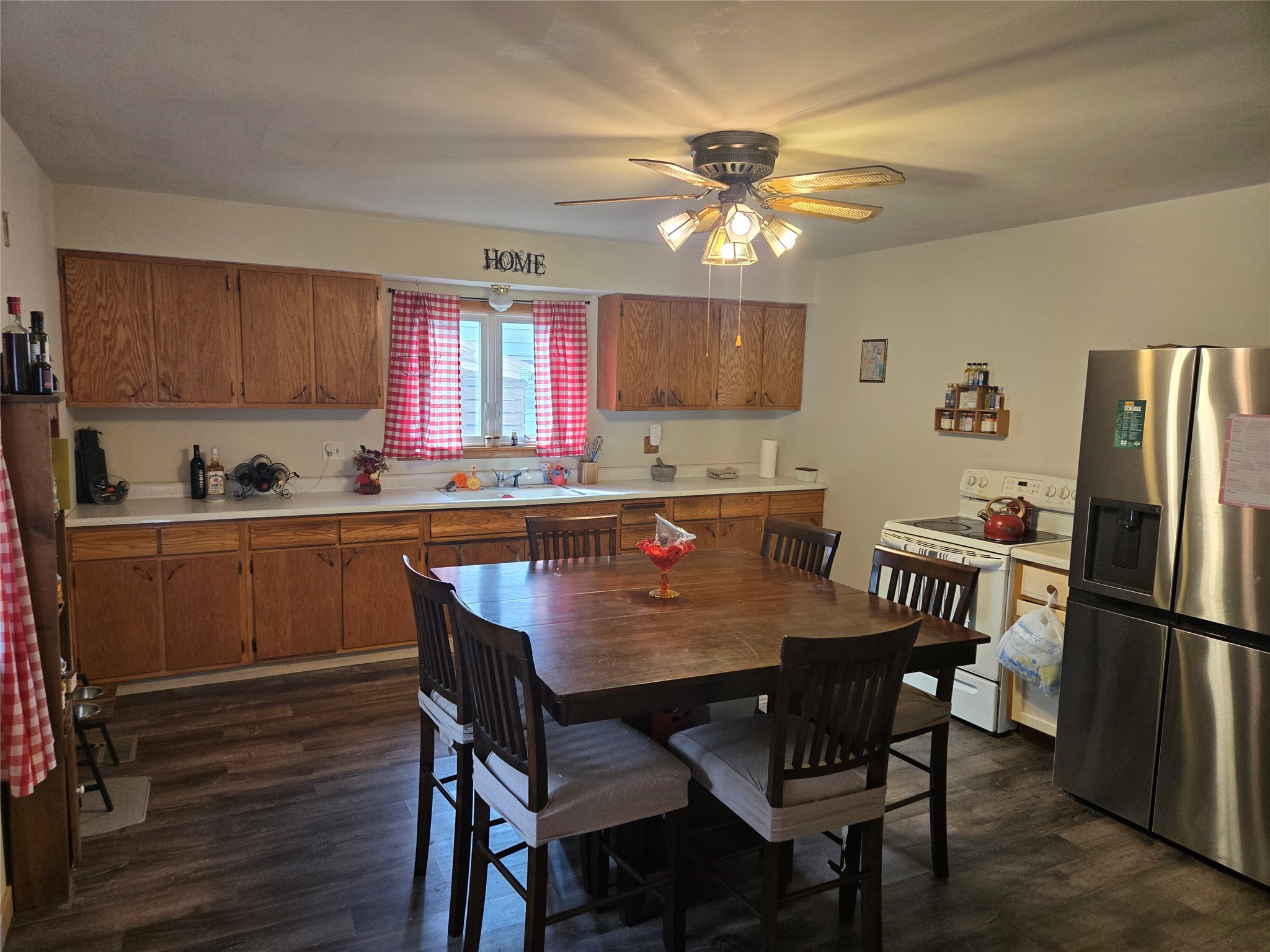 105 E Walnut Street Property Photo 11