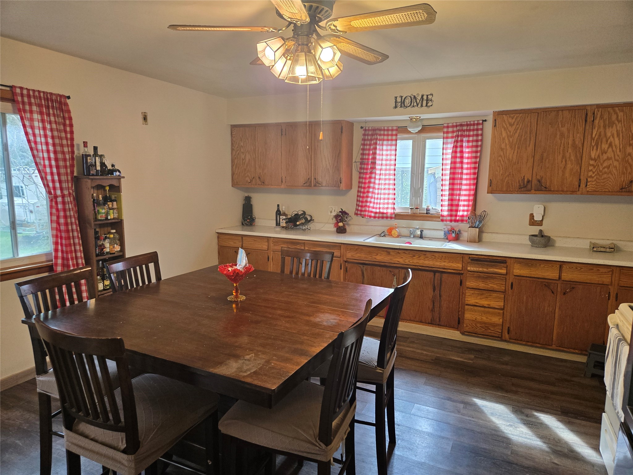 105 E Walnut Street Property Photo 12