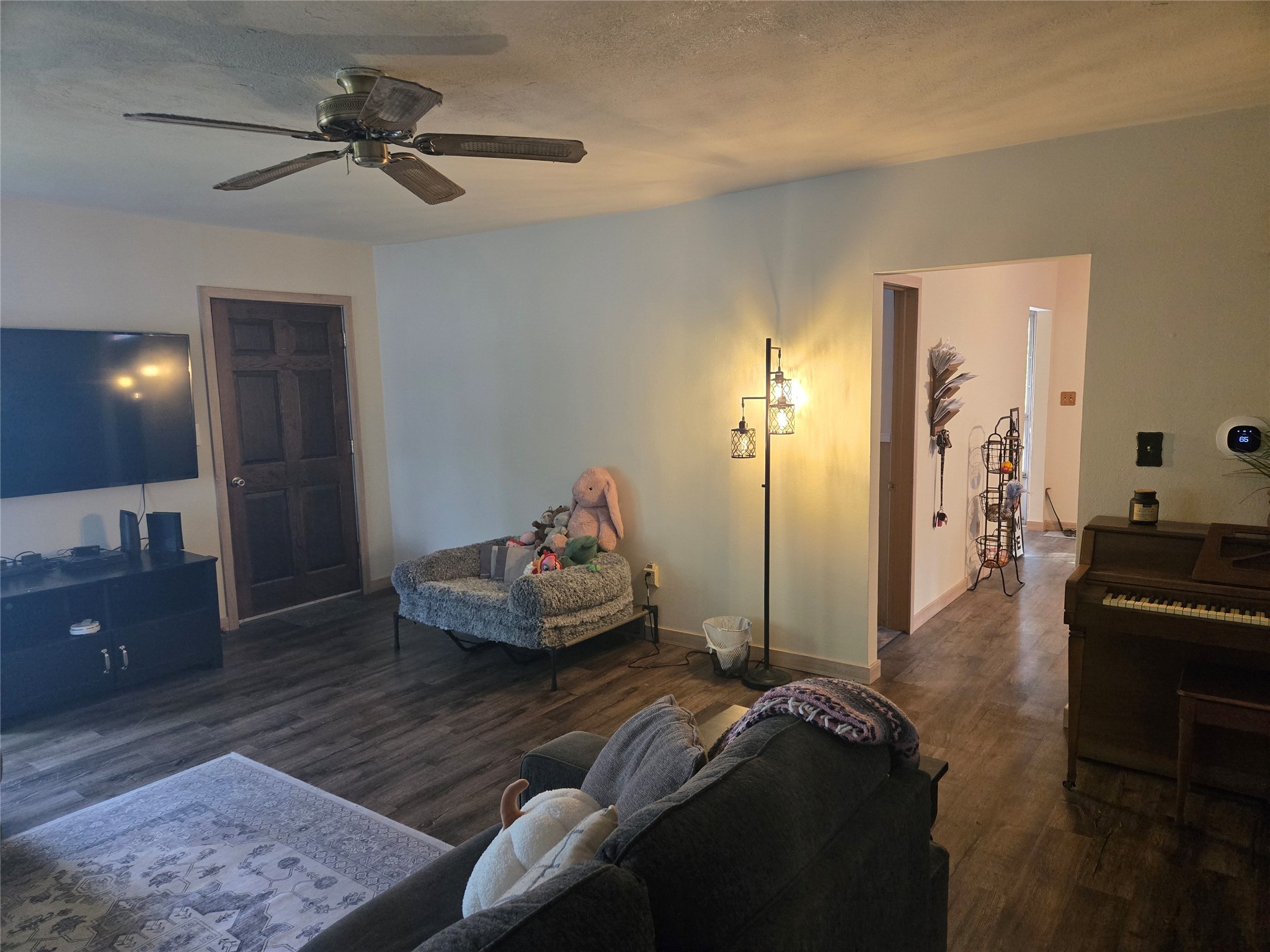 105 E Walnut Street Property Photo 16