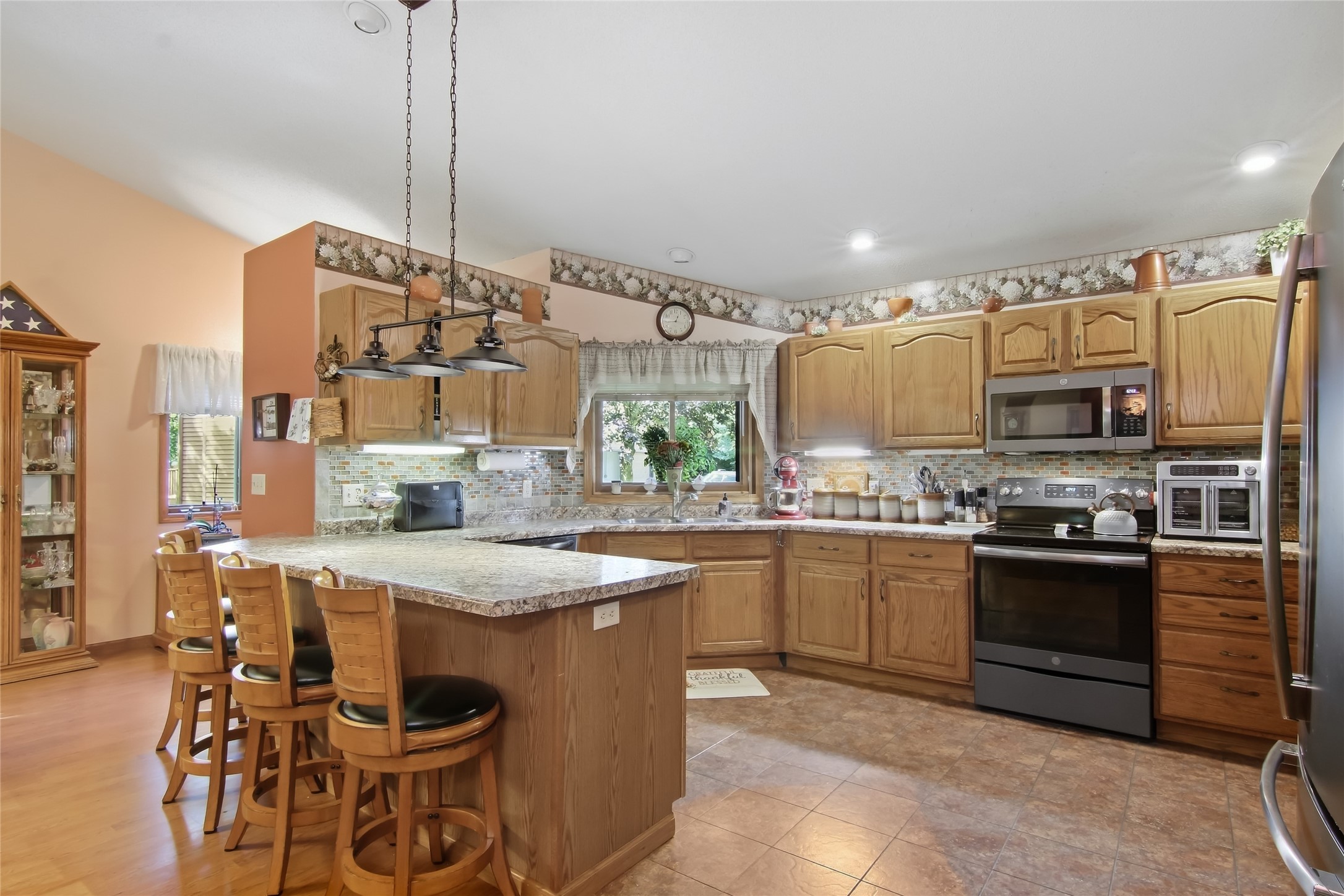 903 Woodglen Court Property Photo 6