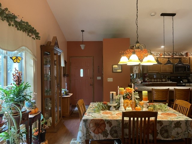 903 Woodglen Court Property Photo 12