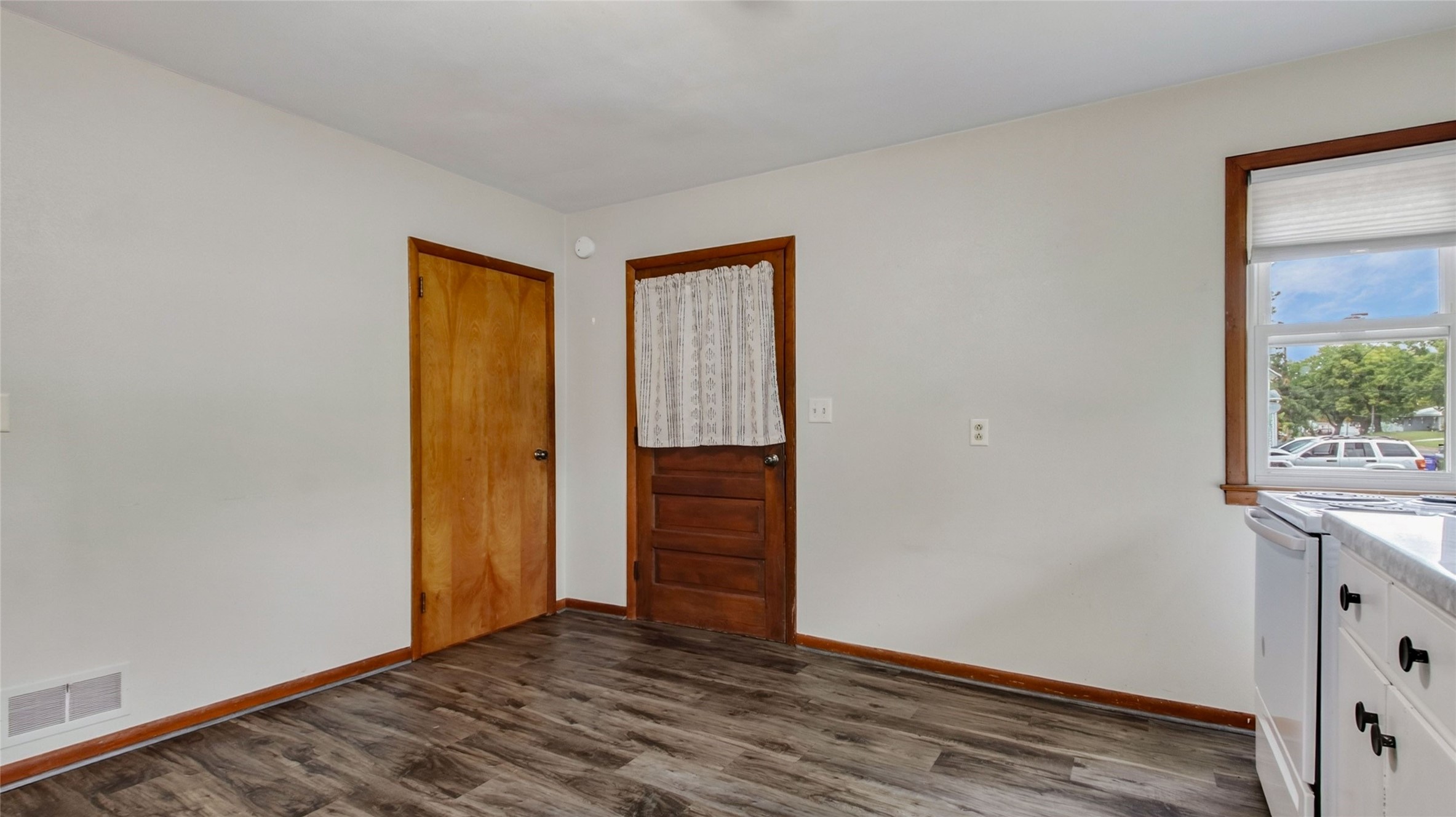 126 S Park Road Property Photo 4