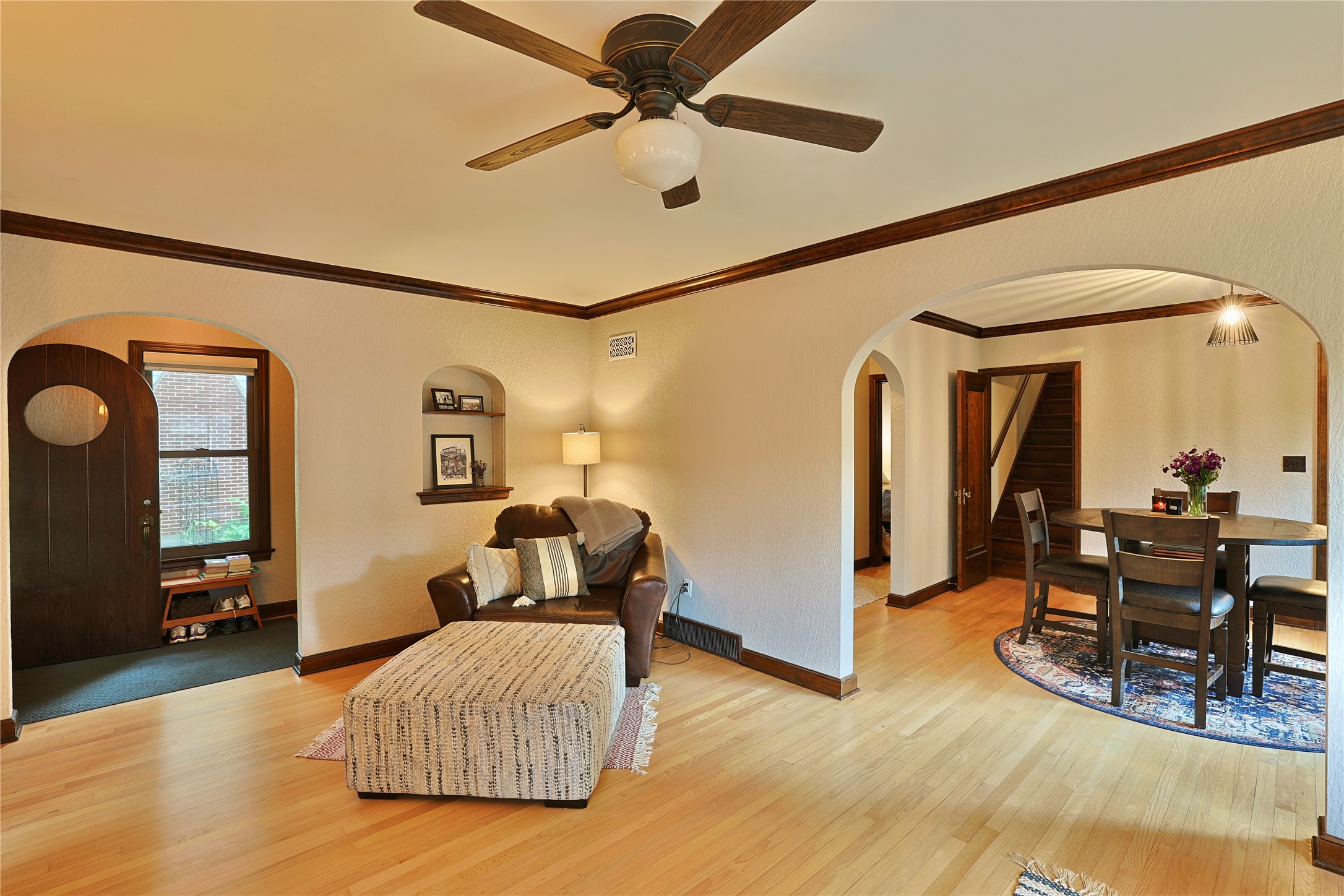 1627 Rust Street Property Photo 4