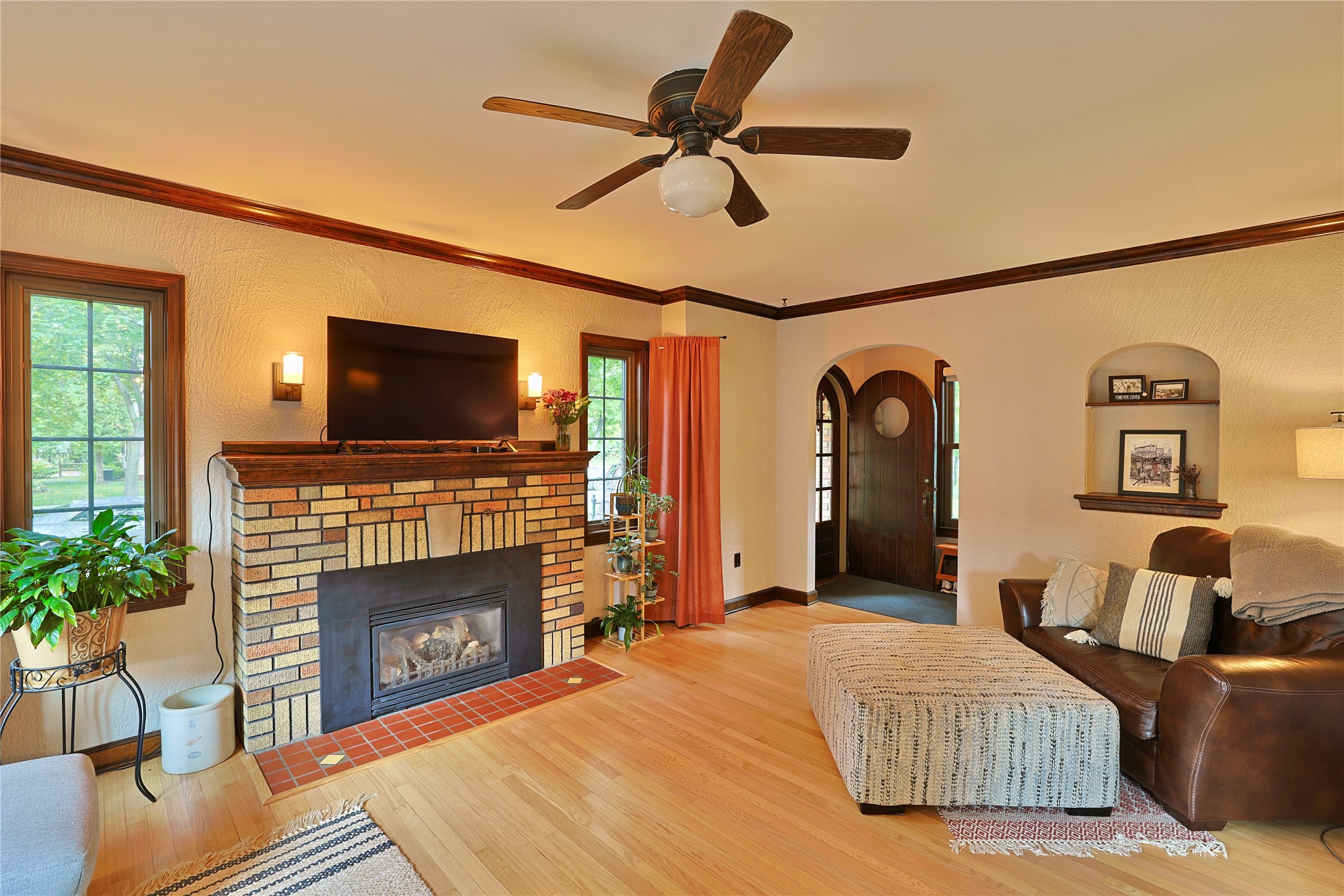 1627 Rust Street Property Photo 5