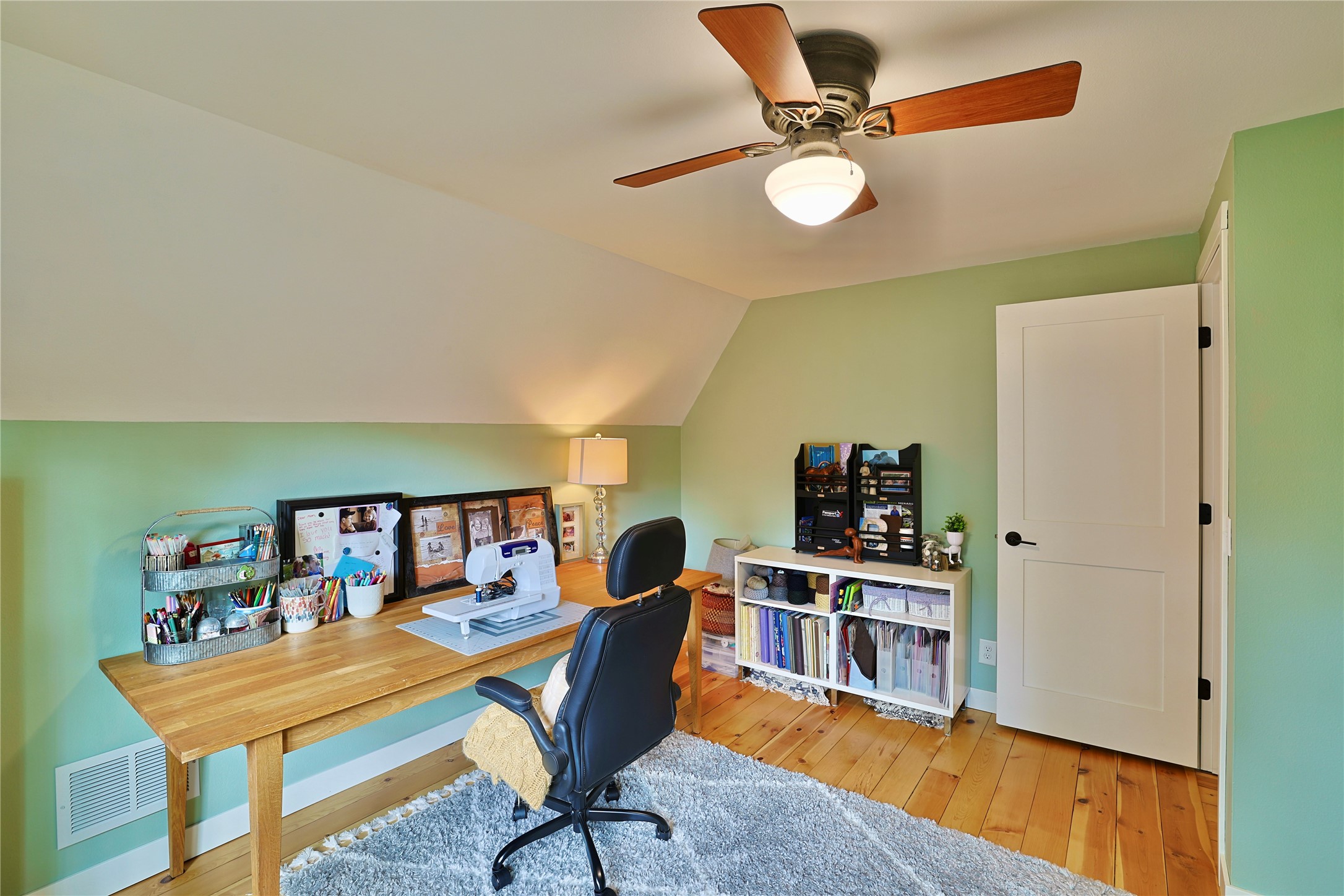 1627 Rust Street Property Photo 28