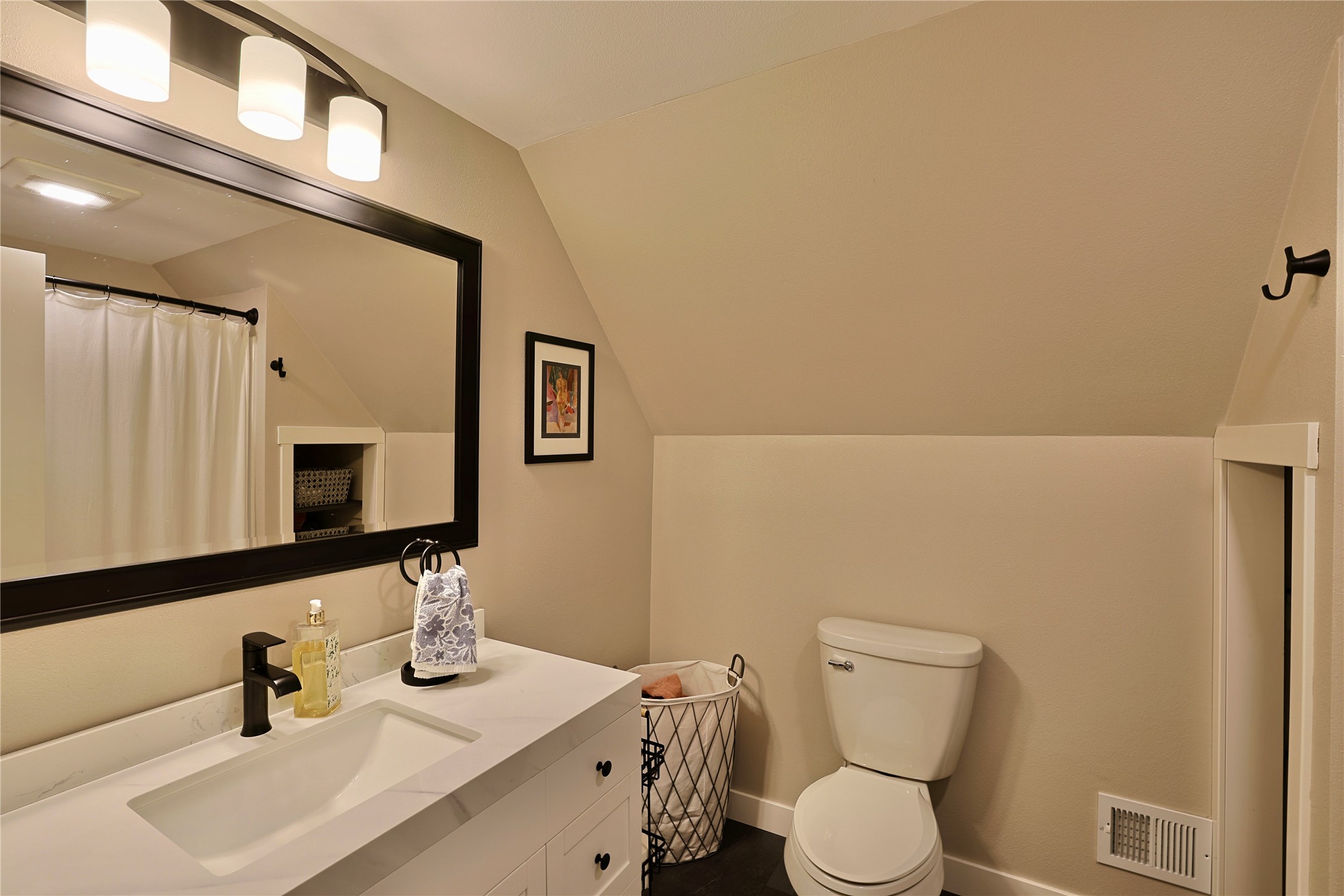 1627 Rust Street Property Photo 36