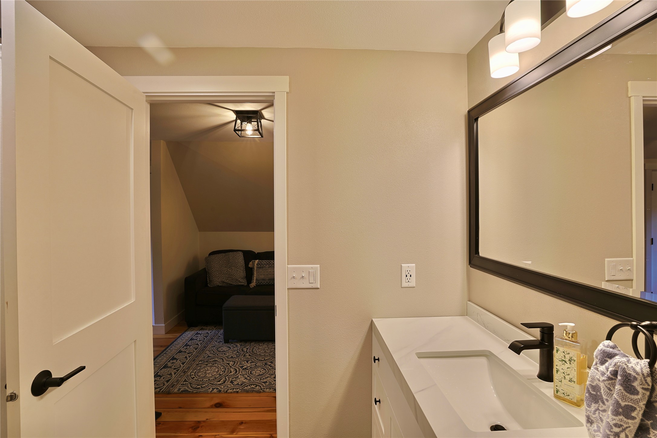 1627 Rust Street Property Photo 37